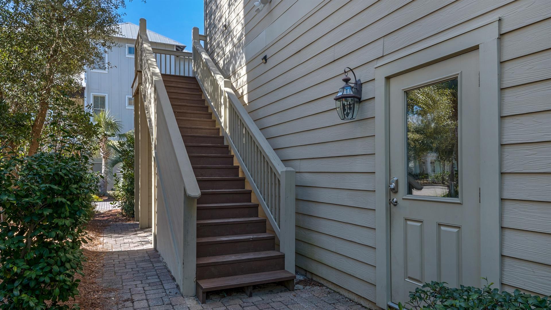 COTTAGES AT EASTERN LAKE - Residential