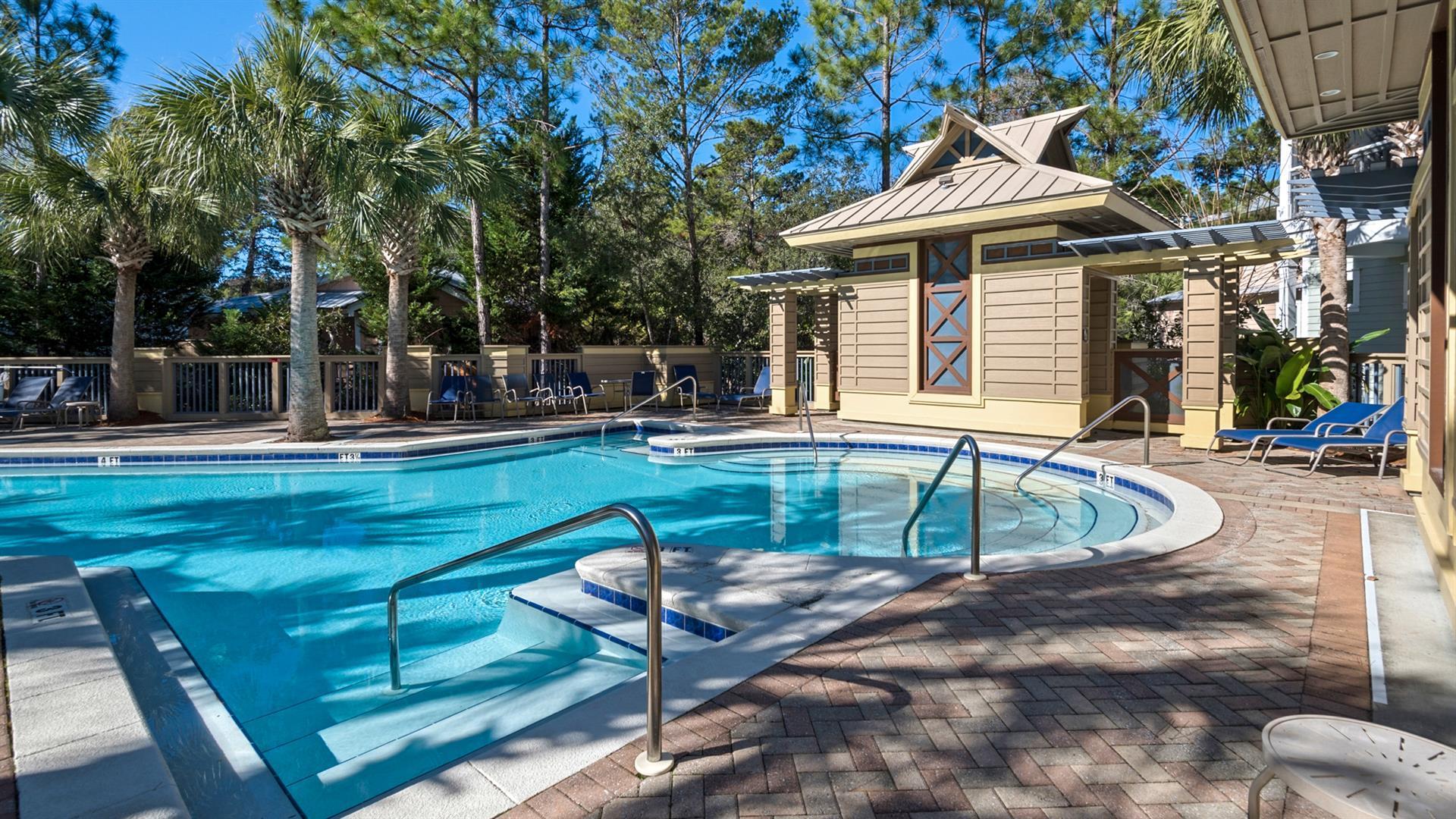 COTTAGES AT EASTERN LAKE - Residential