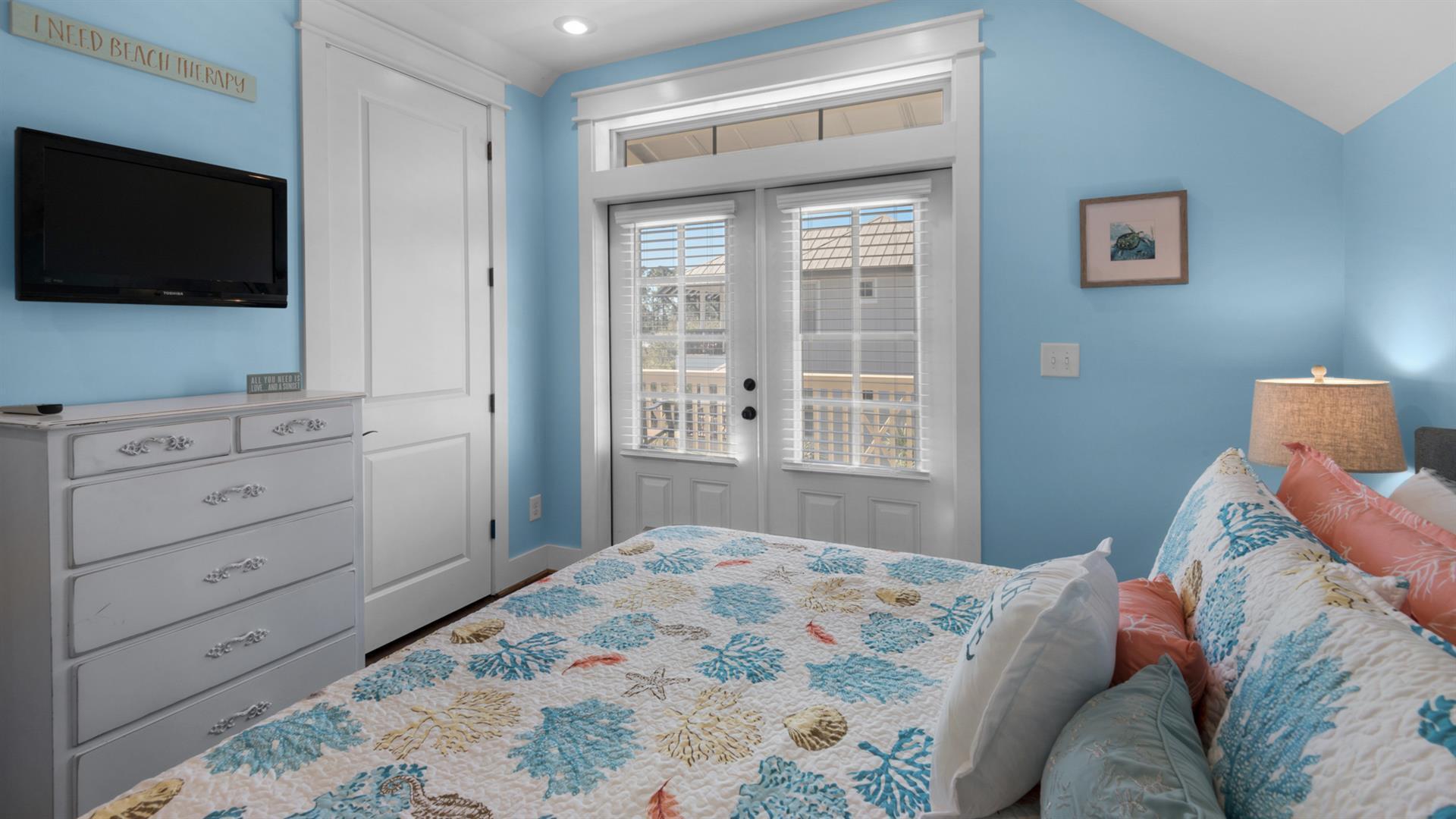 COTTAGES AT EASTERN LAKE - Residential