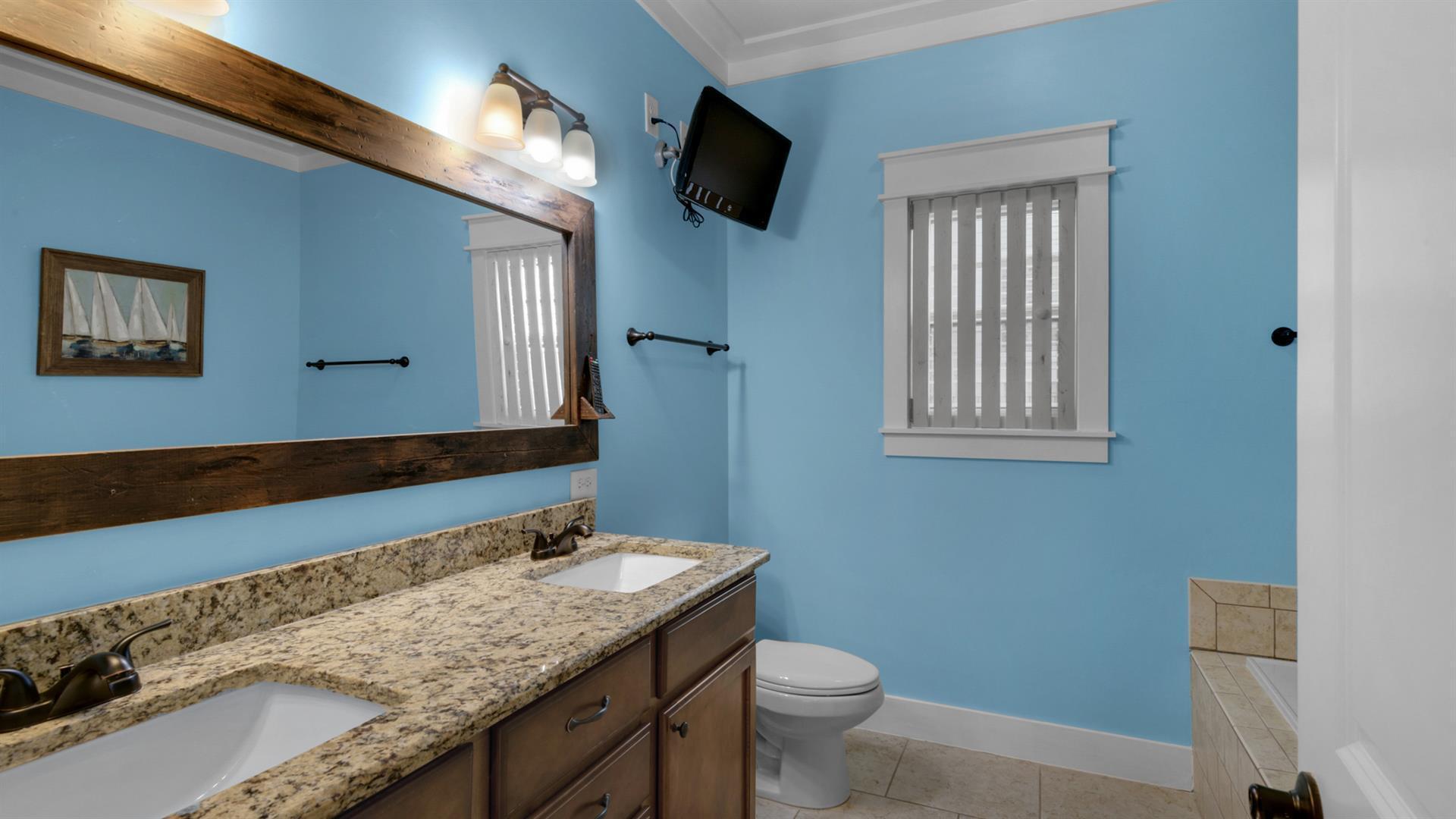 COTTAGES AT EASTERN LAKE - Residential