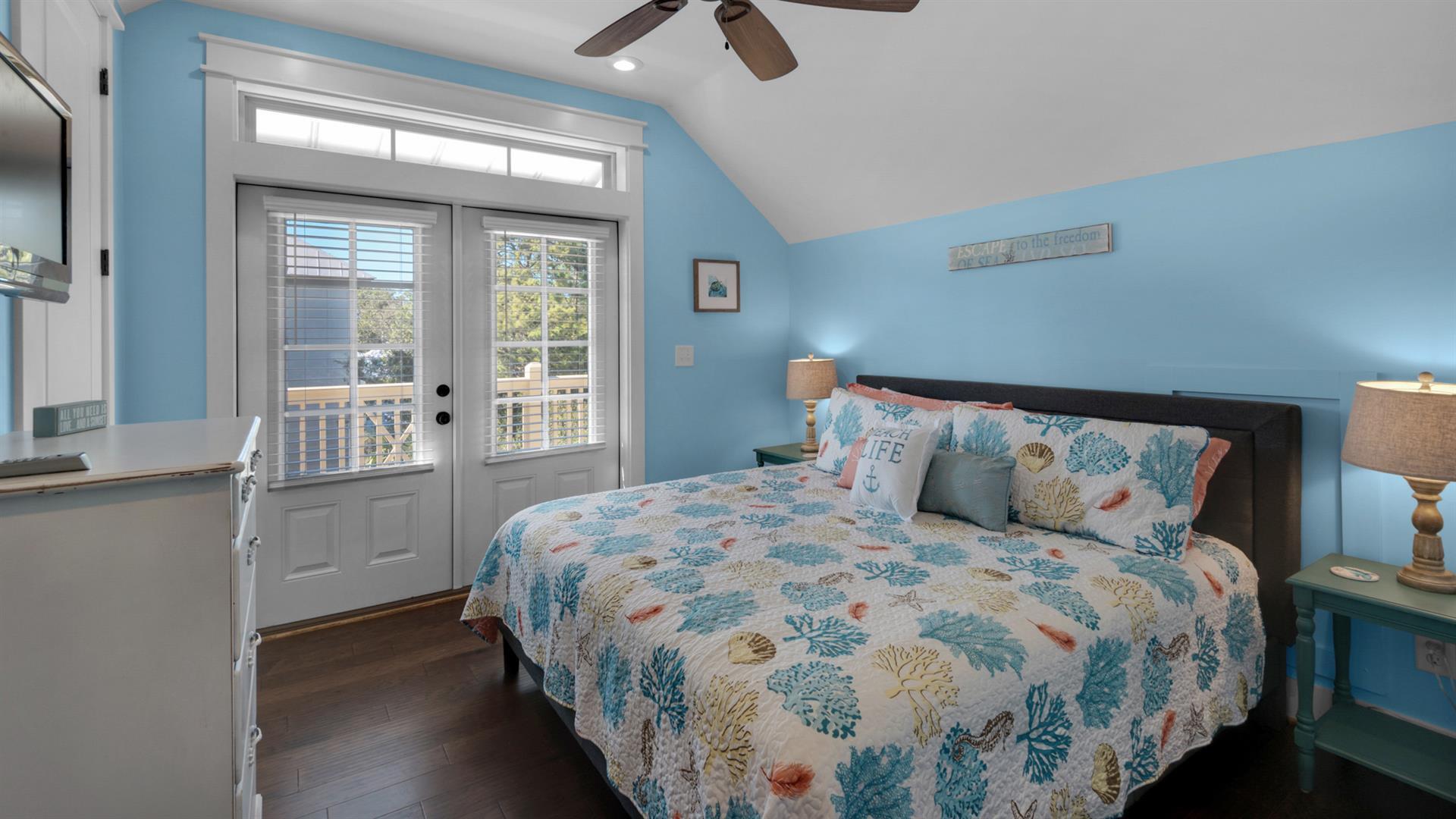 COTTAGES AT EASTERN LAKE - Residential