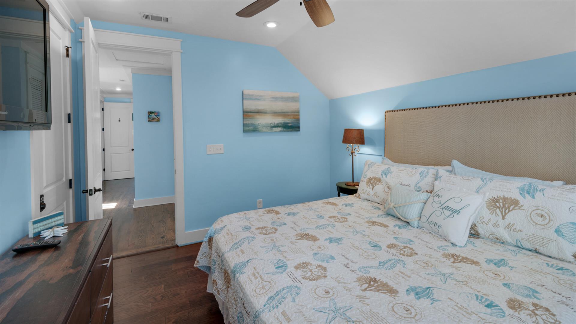 COTTAGES AT EASTERN LAKE - Residential