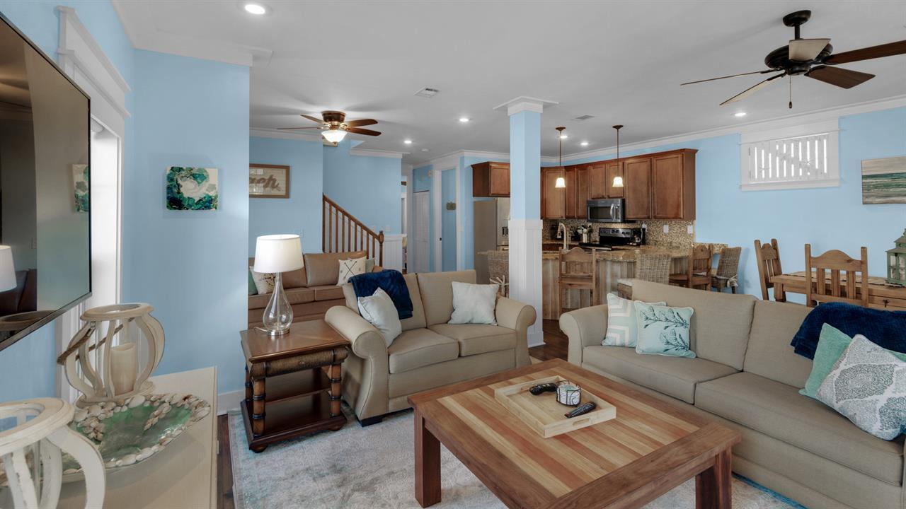 COTTAGES AT EASTERN LAKE - Residential