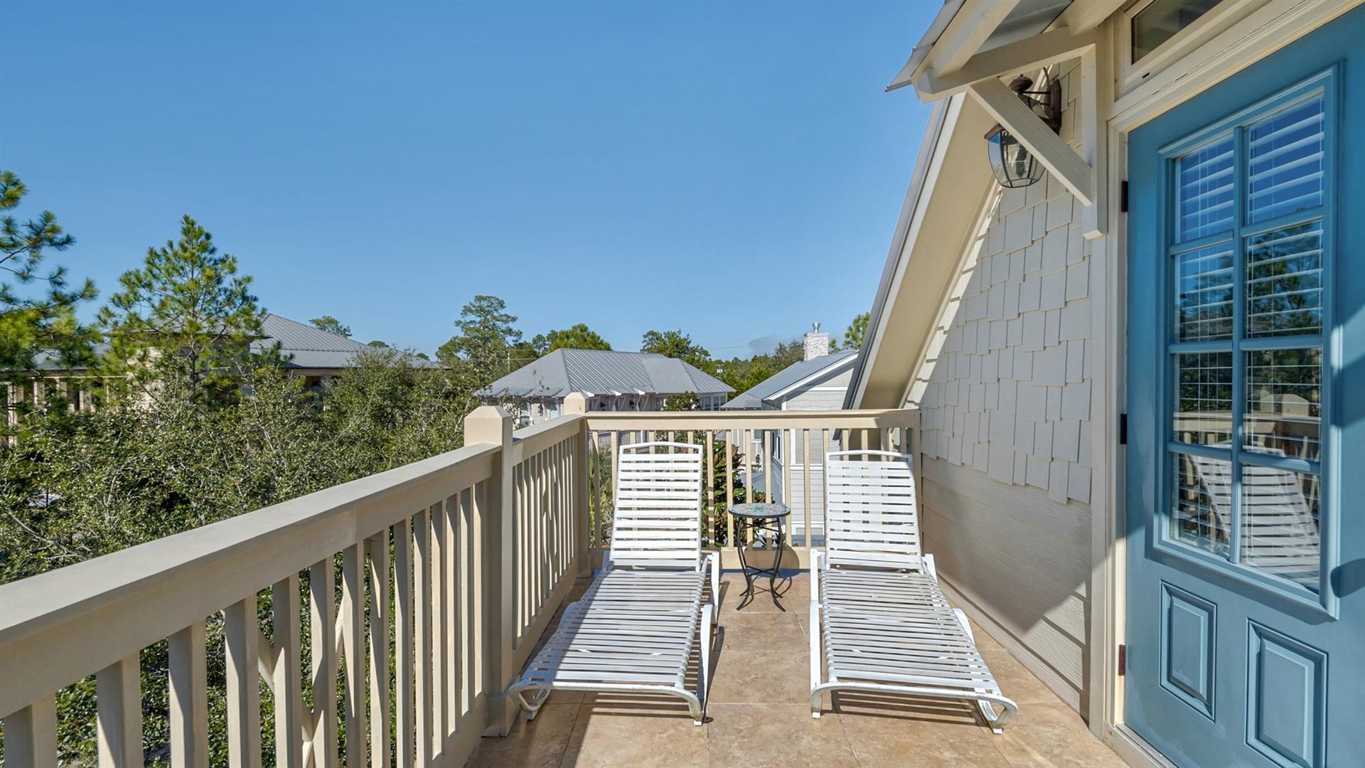 COTTAGES AT EASTERN LAKE - Residential