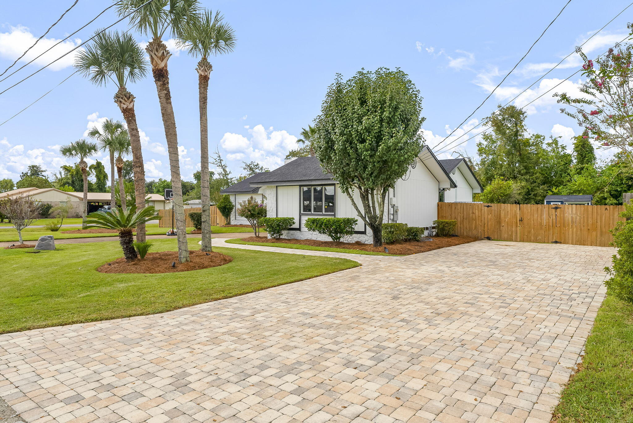 LYNN HAVEN - Residential