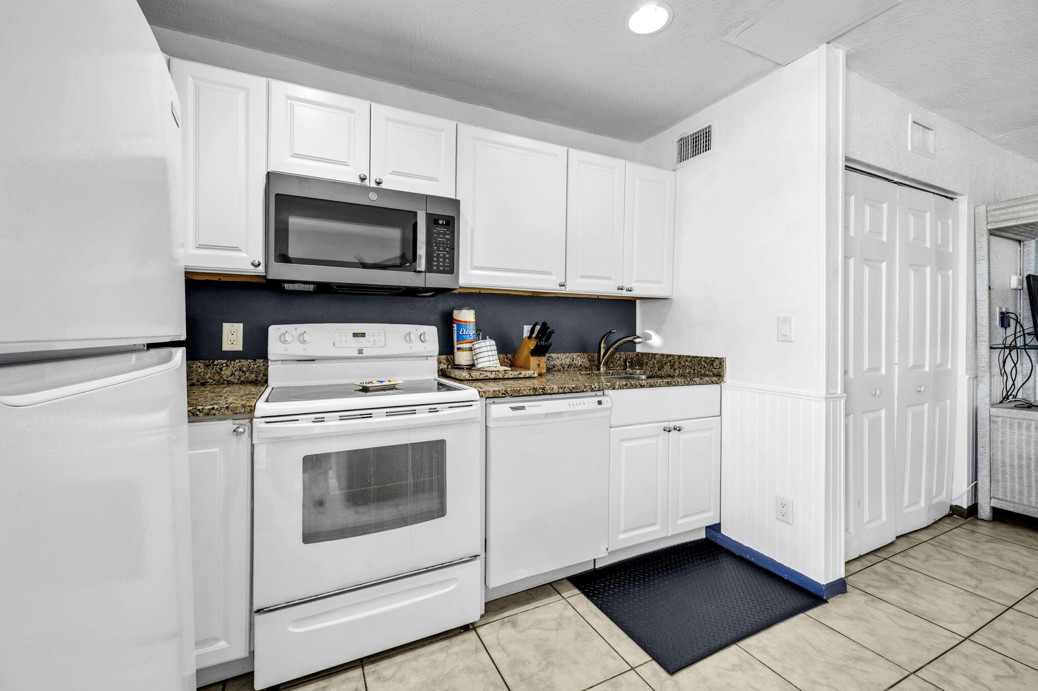 SUNCHASE T/H - Residential