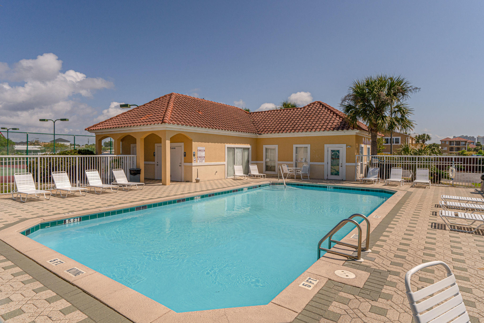 CIBONEY CONDO - Residential