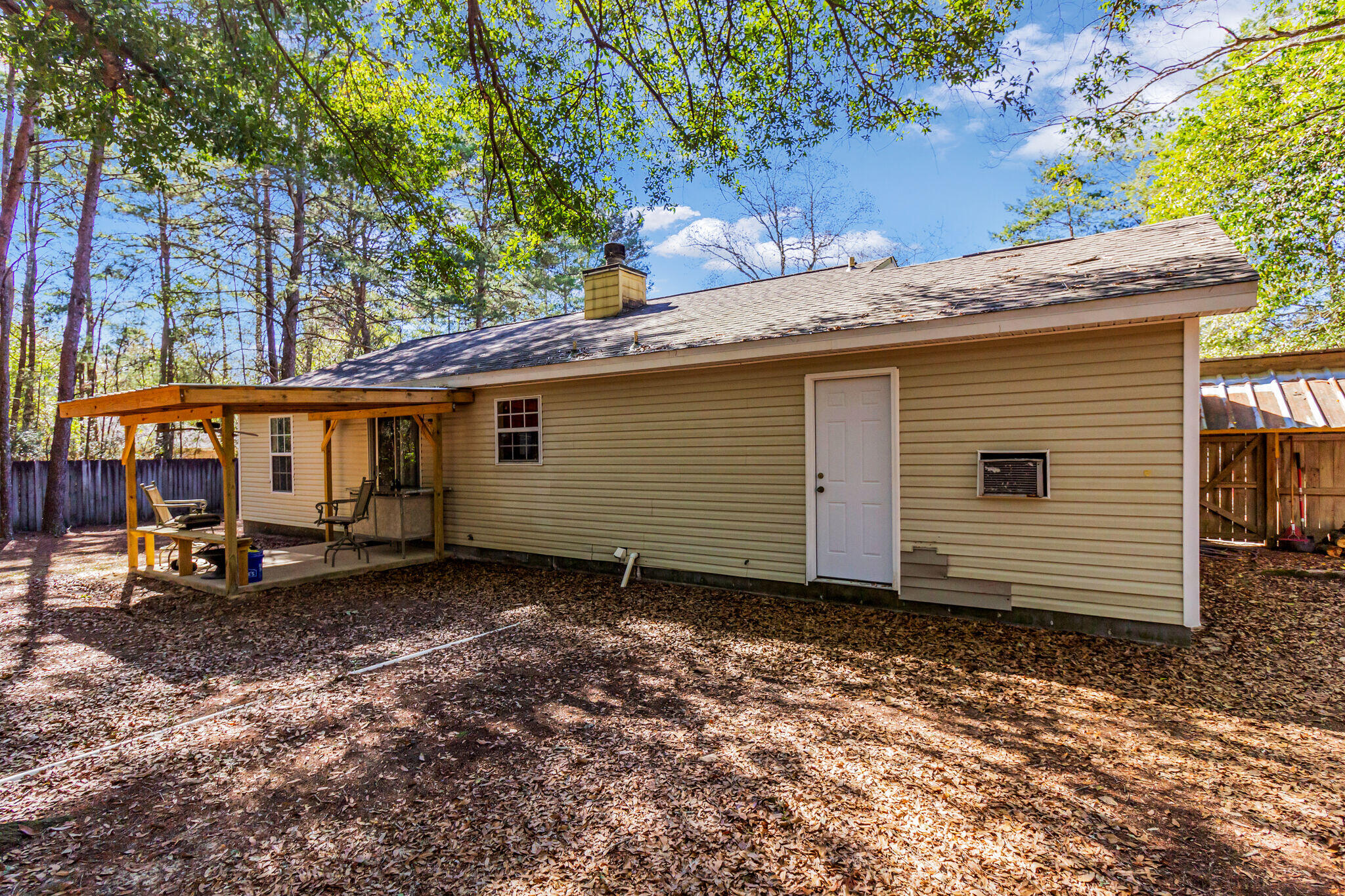 NO RECORDED SUBDIVISION - Residential