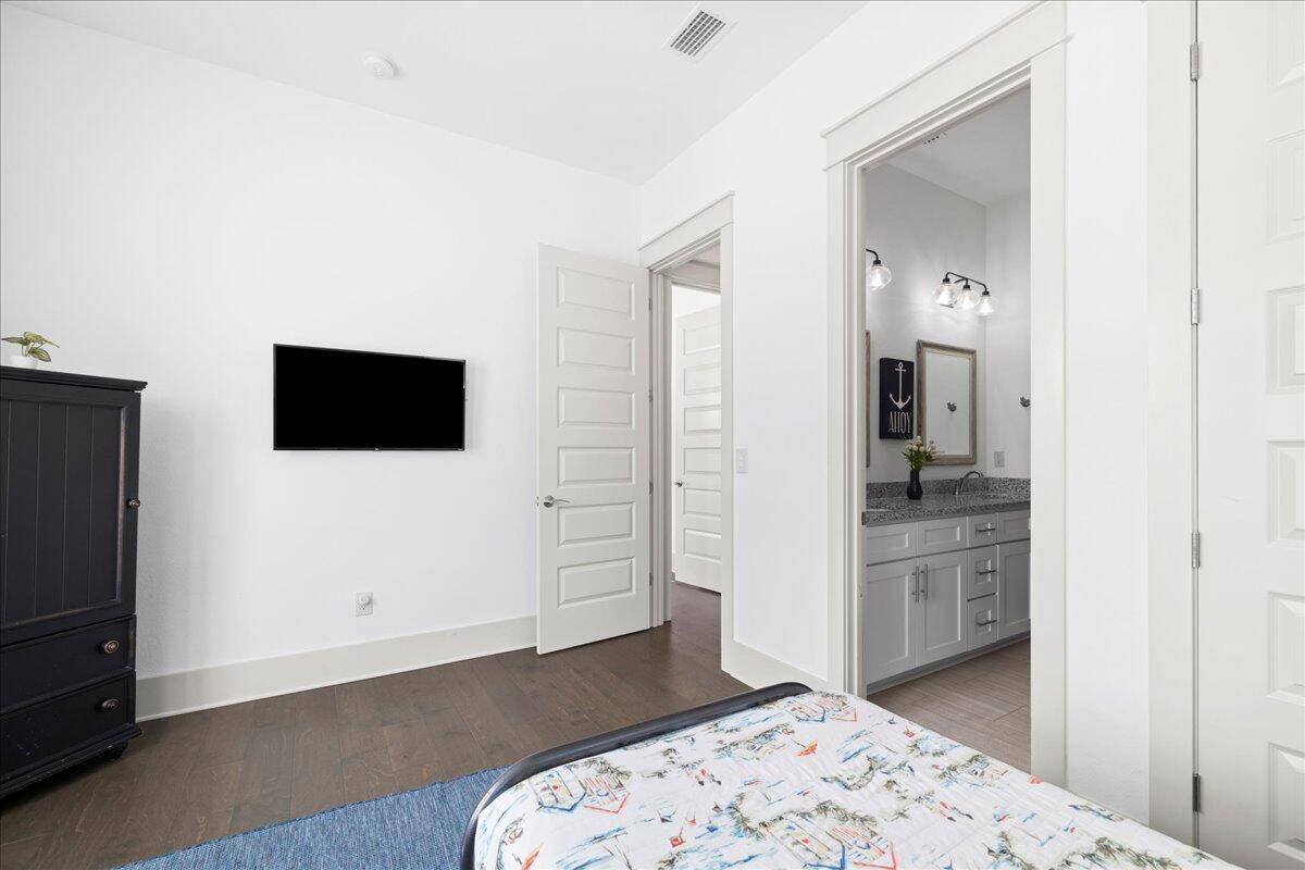 HIGHLAND PARKS - Residential Lease