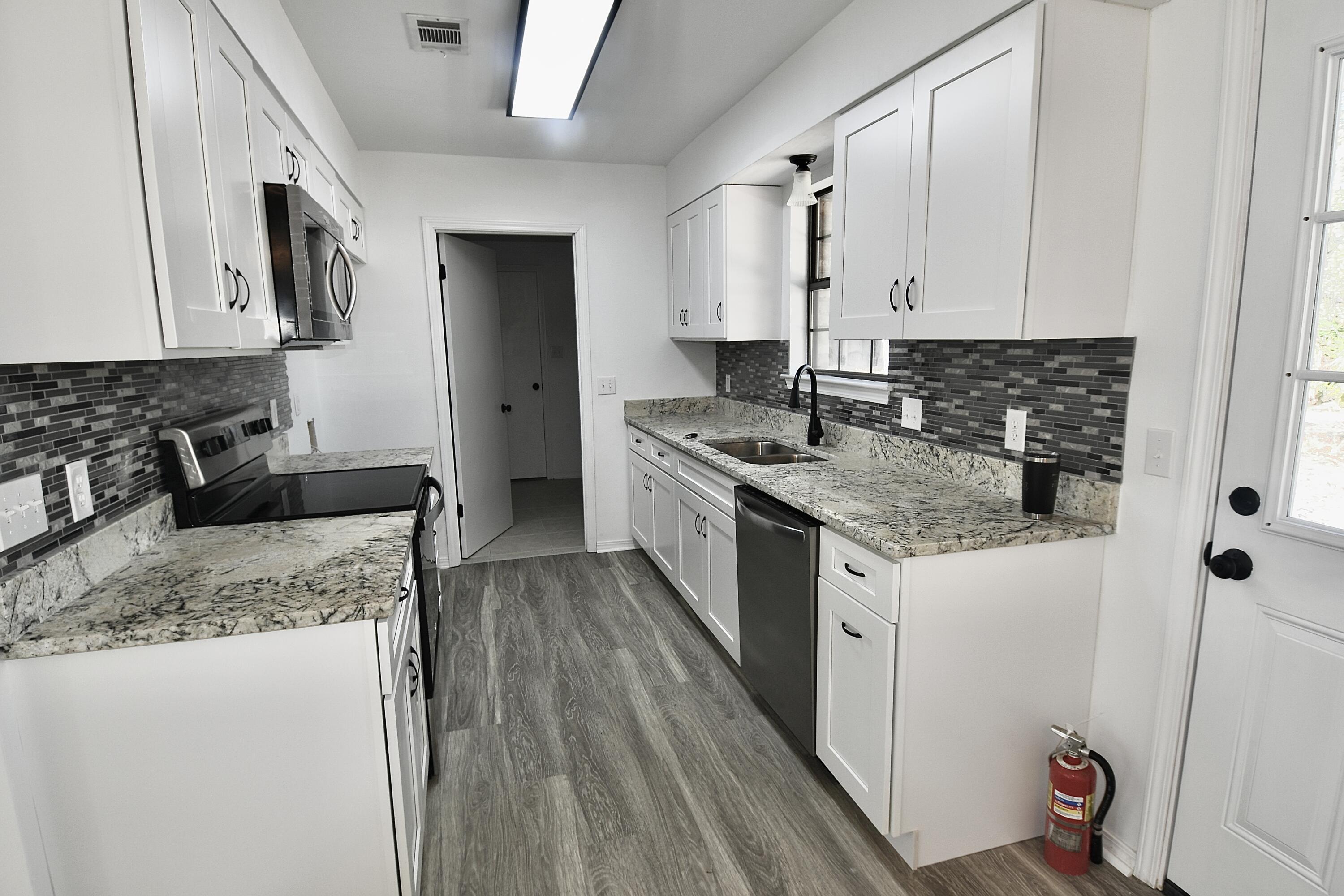 EAST BAY RIVER ESTATES 2ND ADDN - Residential