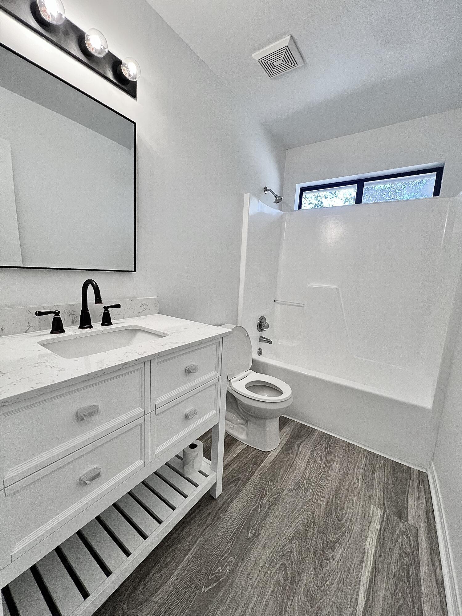 EAST BAY RIVER ESTATES 2ND ADDN - Residential