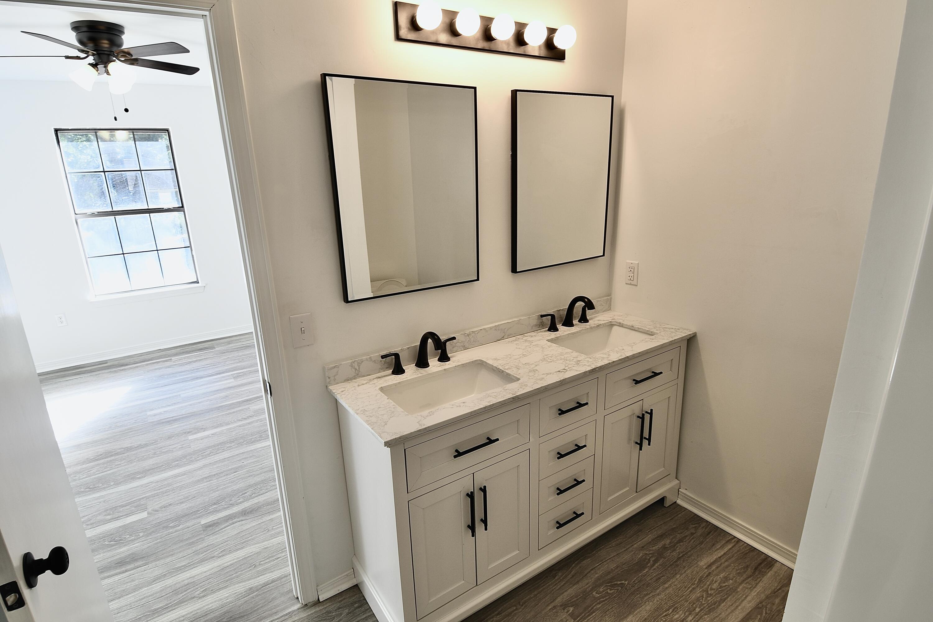 EAST BAY RIVER ESTATES 2ND ADDN - Residential