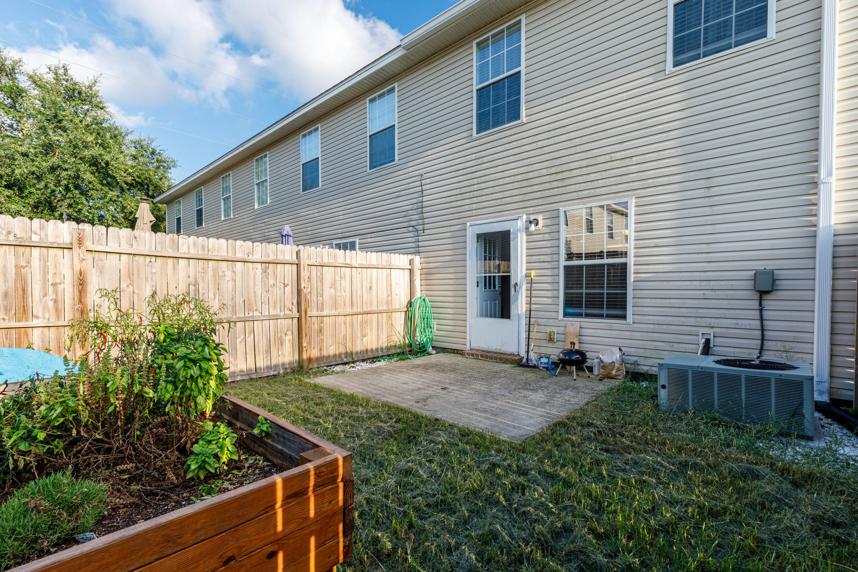 Houston Manor - Residential