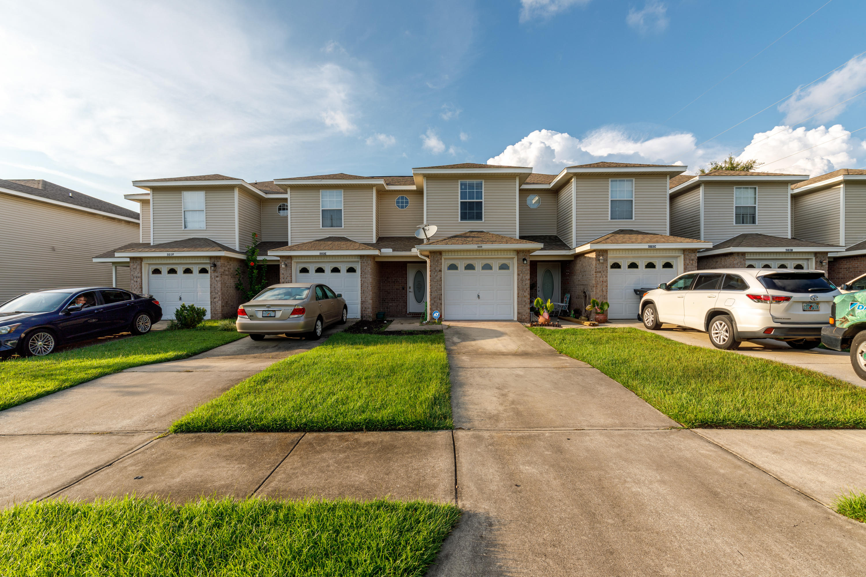 Houston Manor - Residential