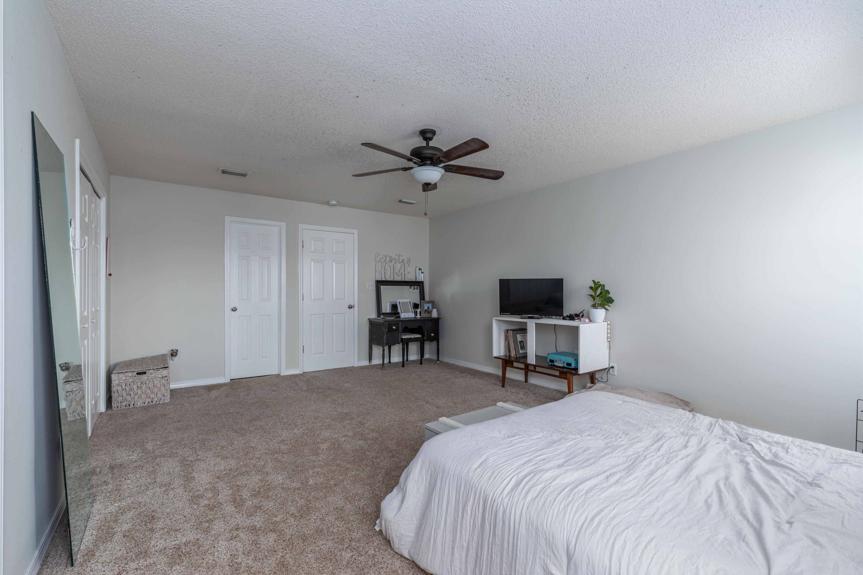 Houston Manor - Residential