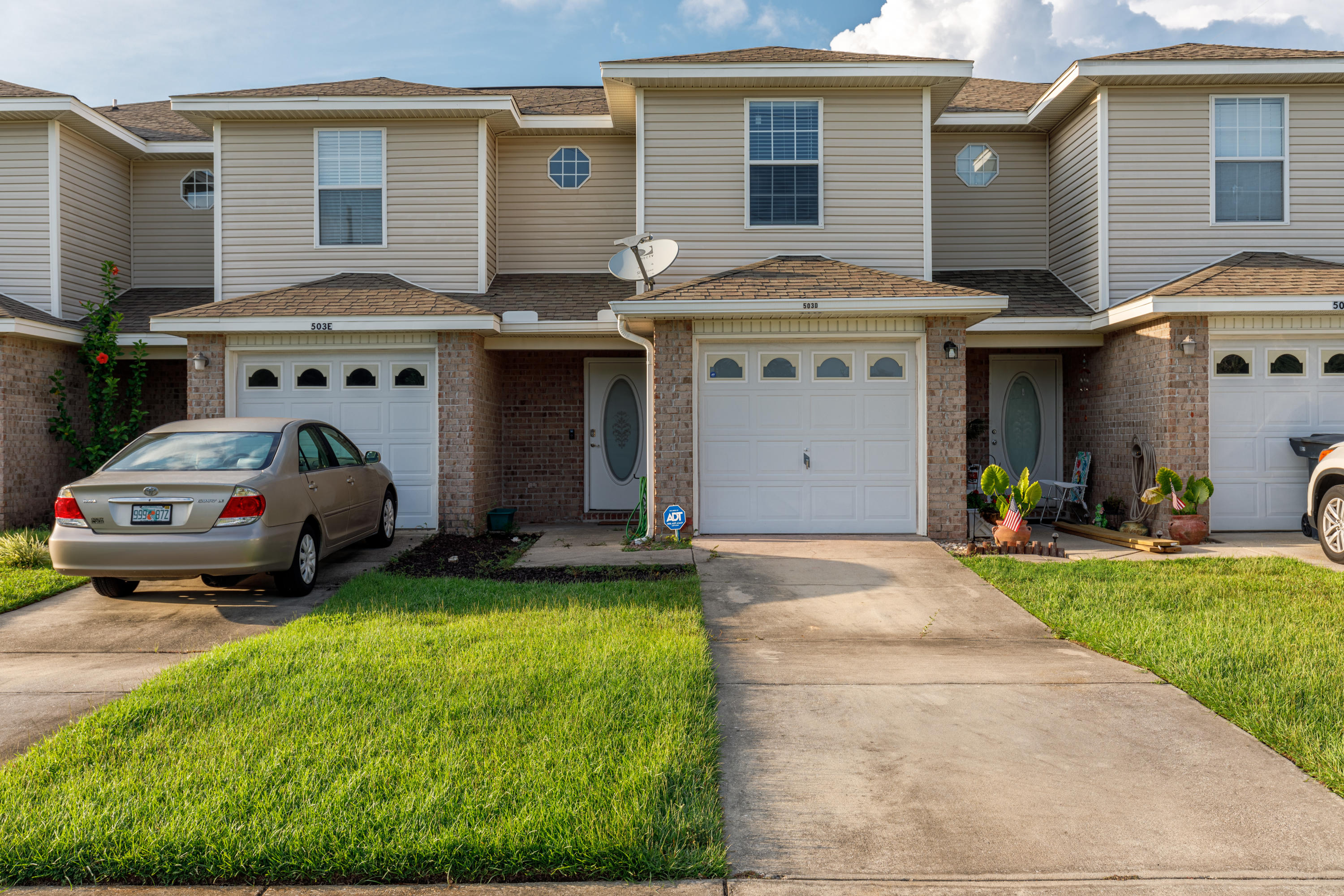 Houston Manor - Residential