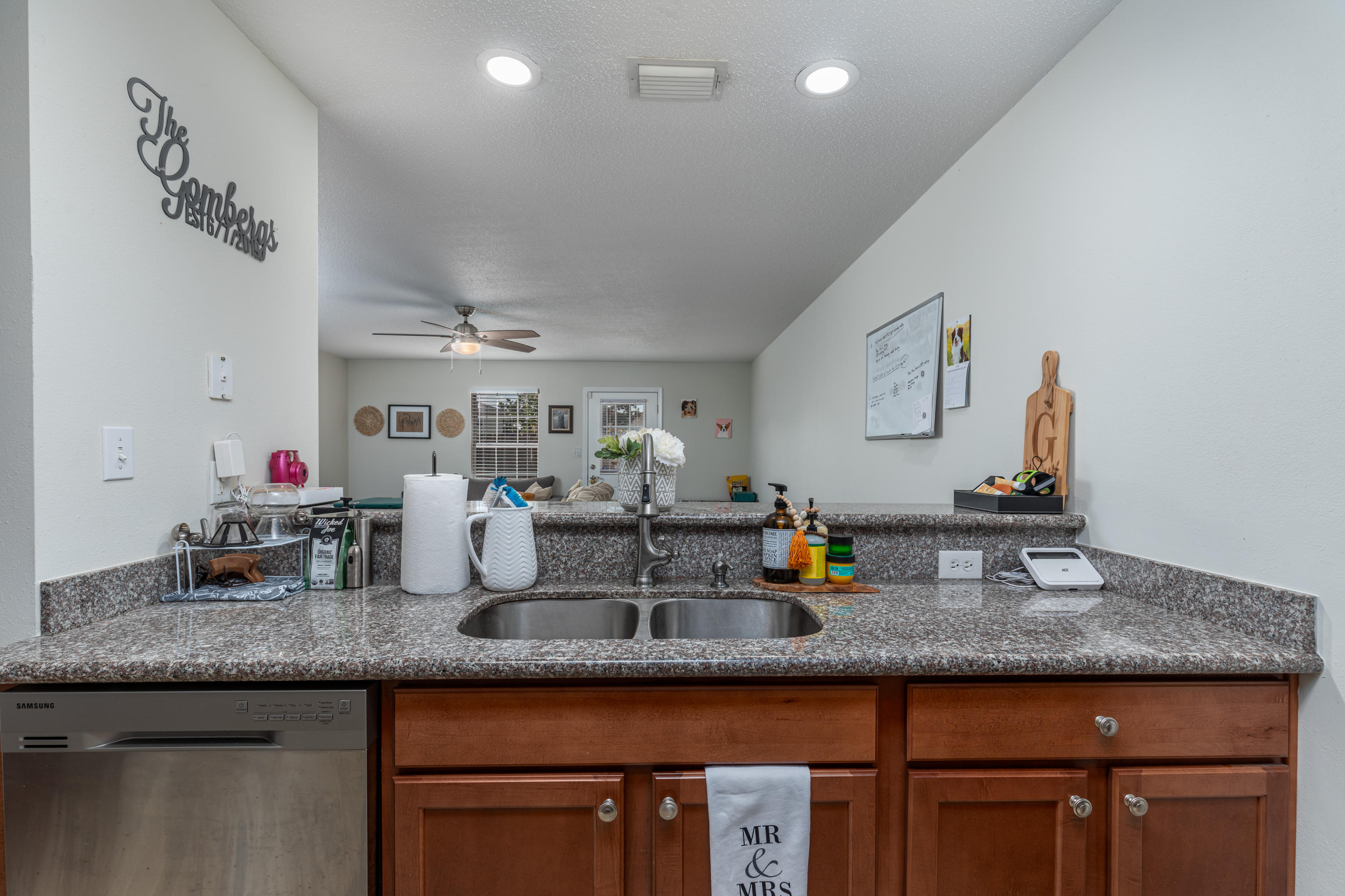 Houston Manor - Residential