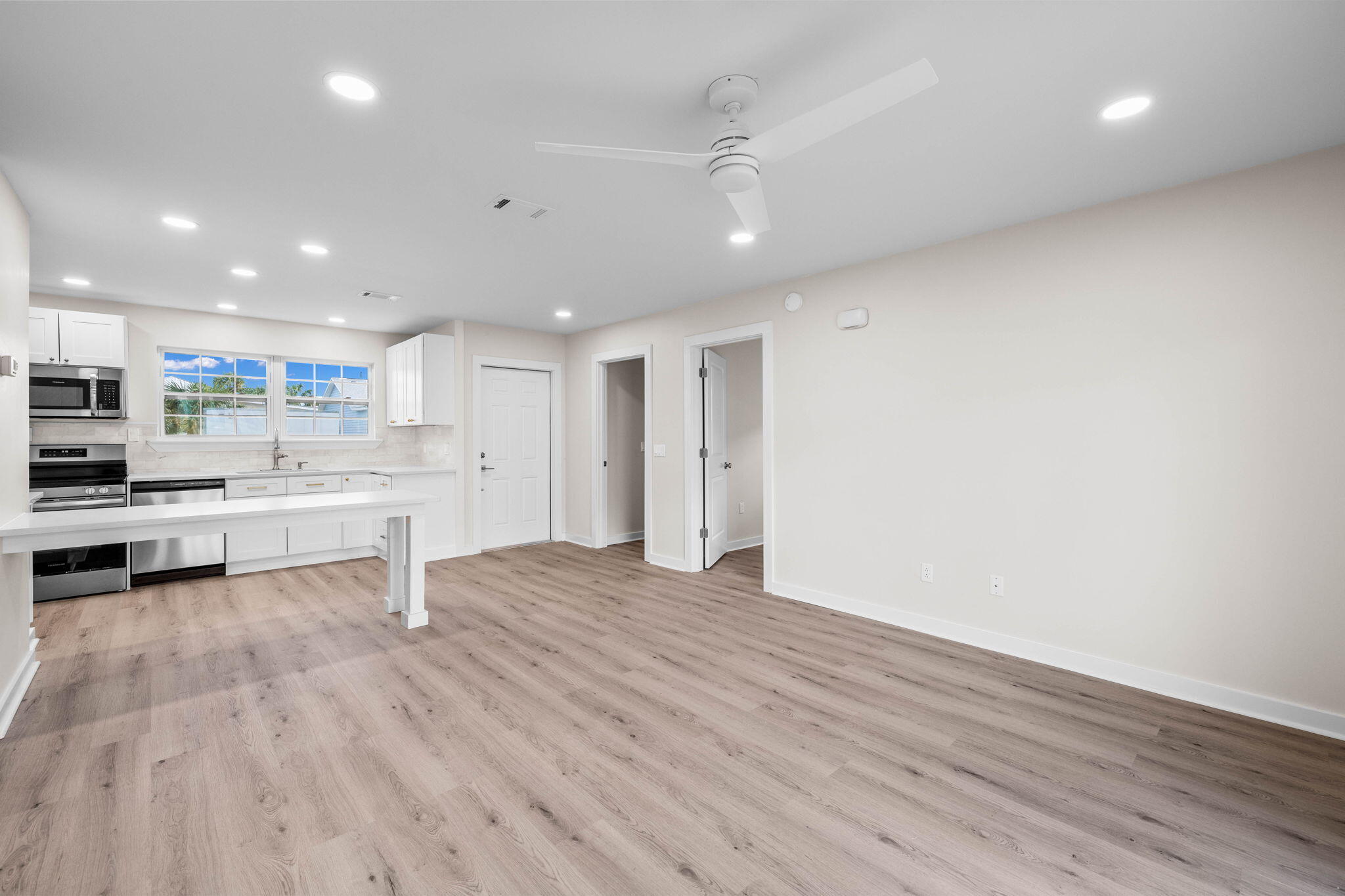 RIVIERA BEACH - Residential