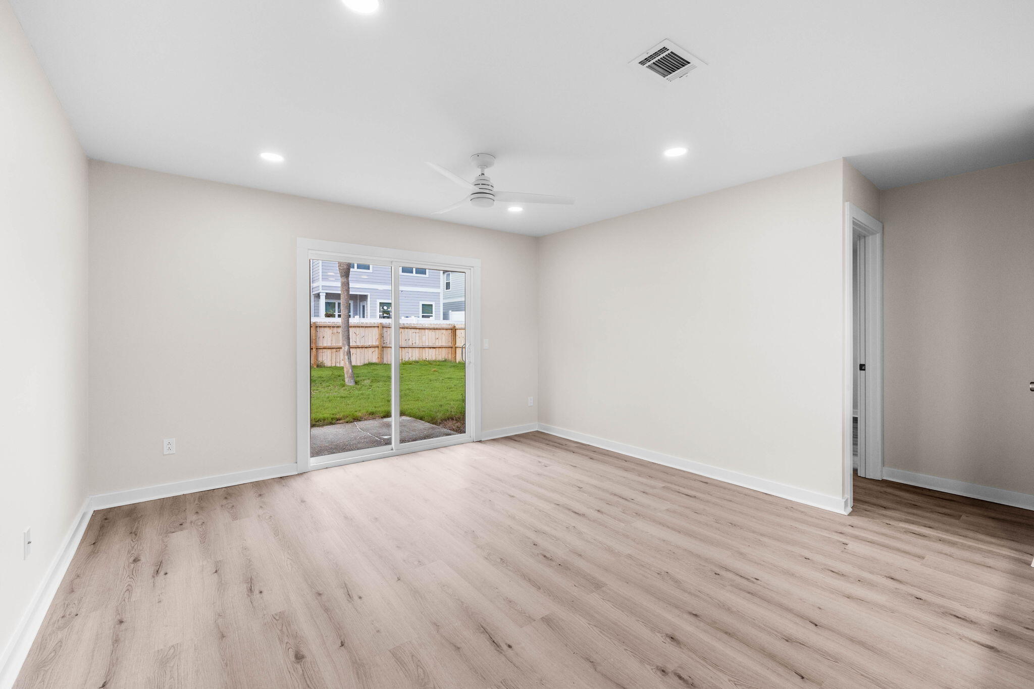 RIVIERA BEACH - Residential