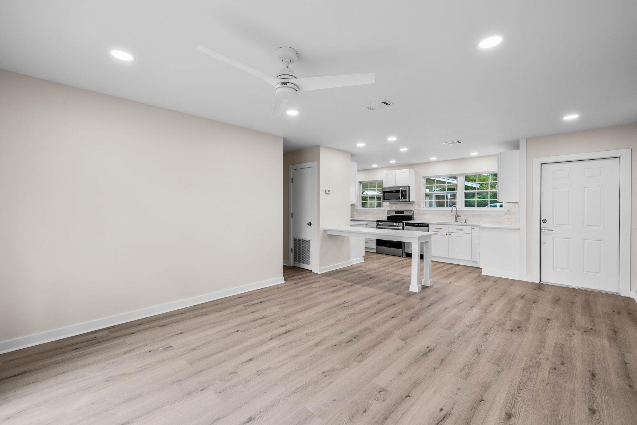 RIVIERA BEACH - Residential