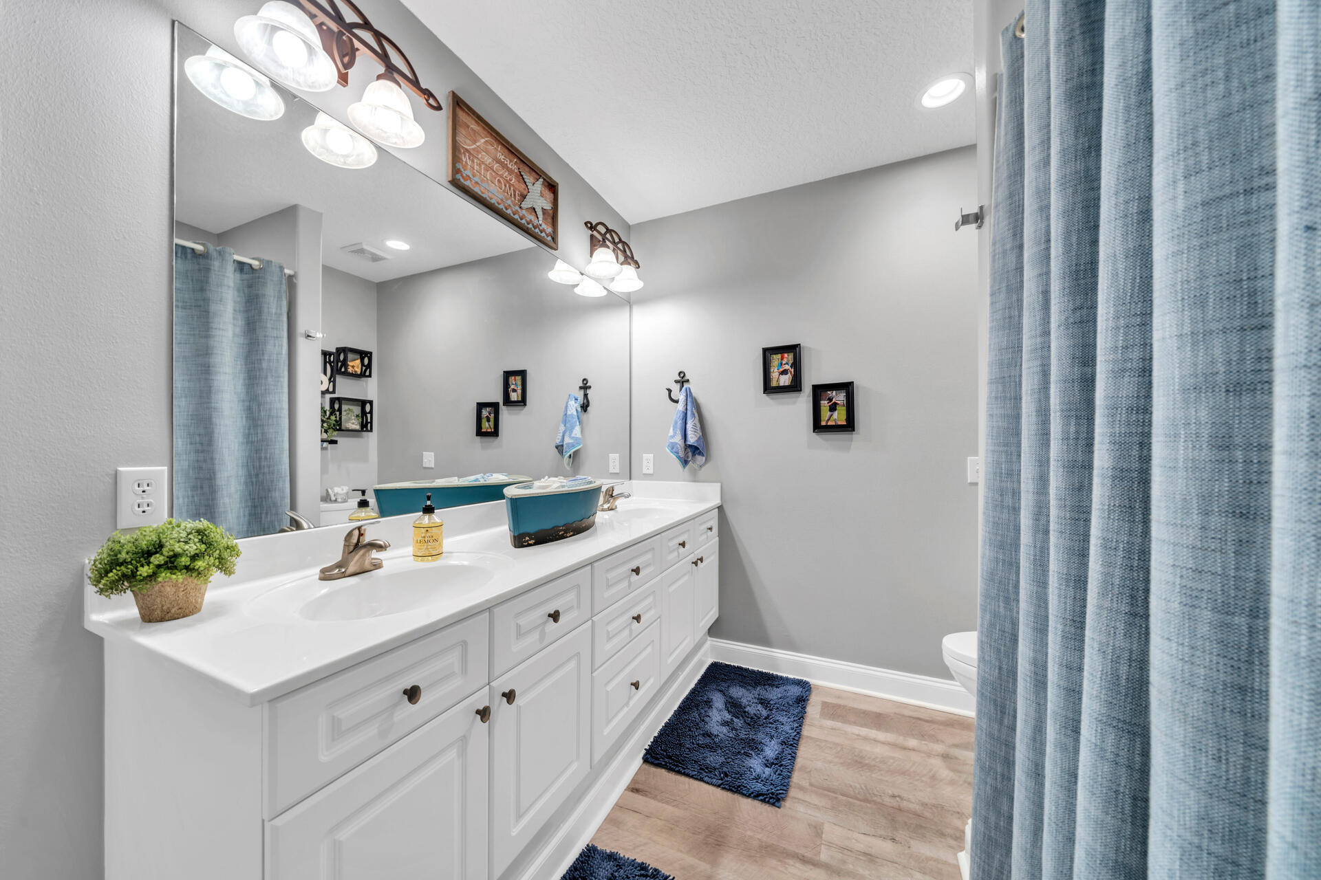 TRANQUIL HARBOR - Residential