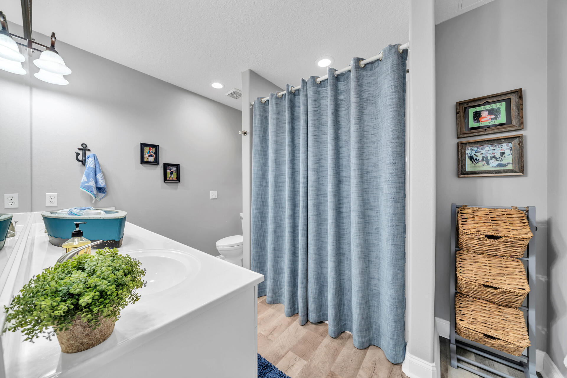 TRANQUIL HARBOR - Residential