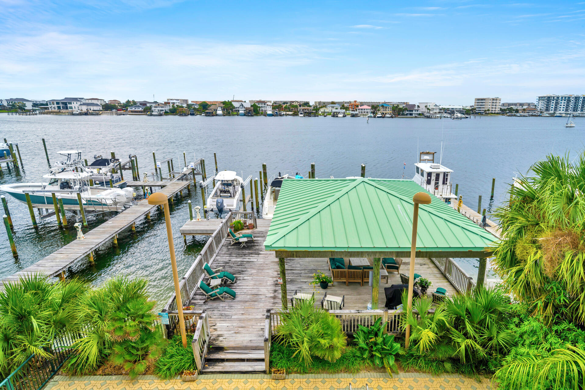 TRANQUIL HARBOR - Residential