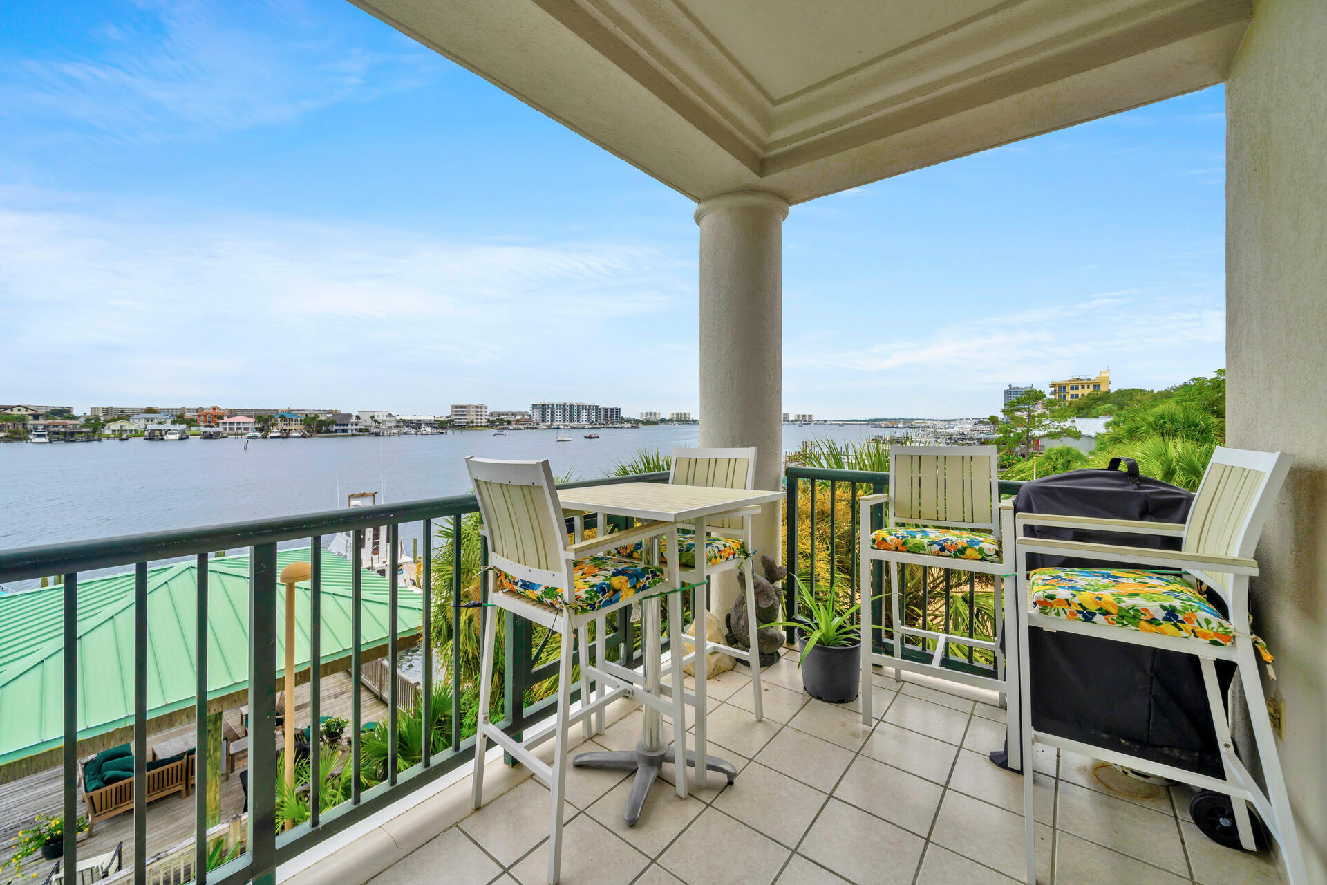 TRANQUIL HARBOR - Residential