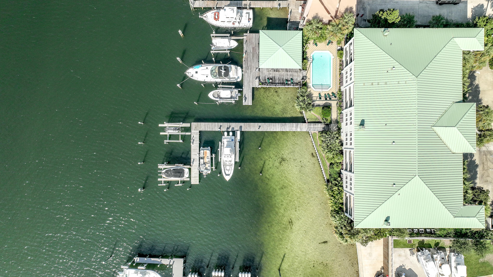 TRANQUIL HARBOR - Residential