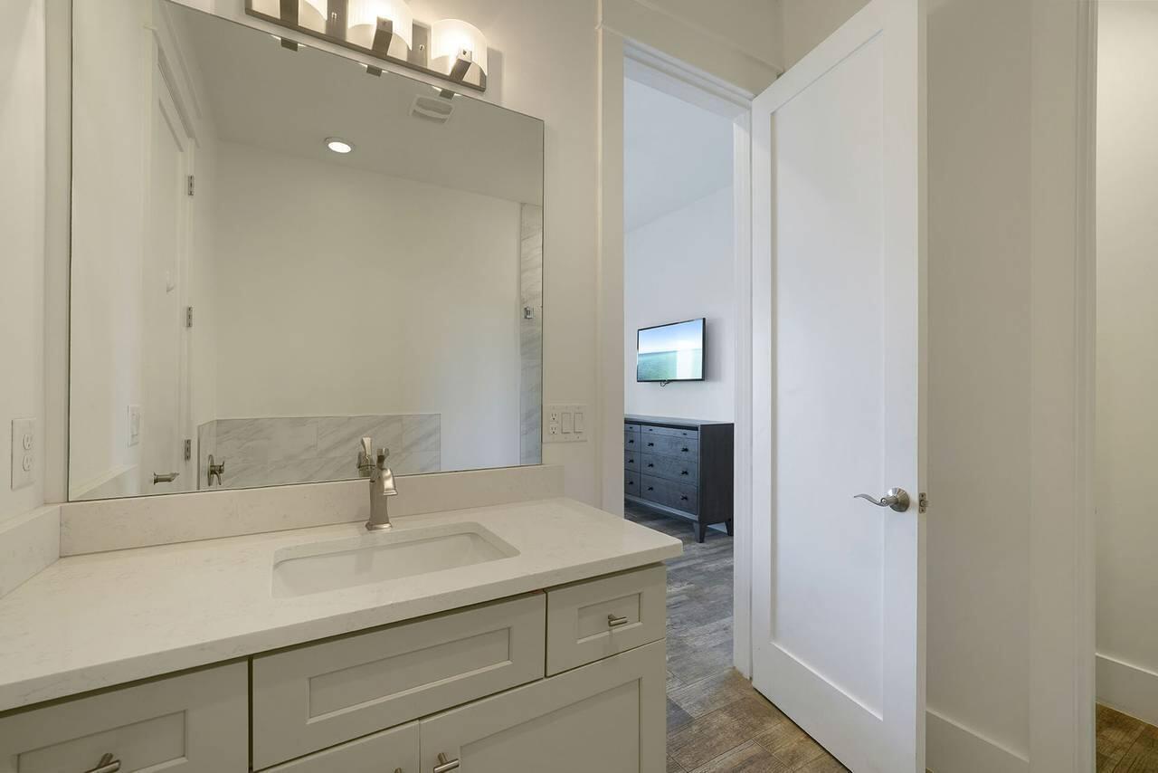 BEACH HIGHLAND - Residential