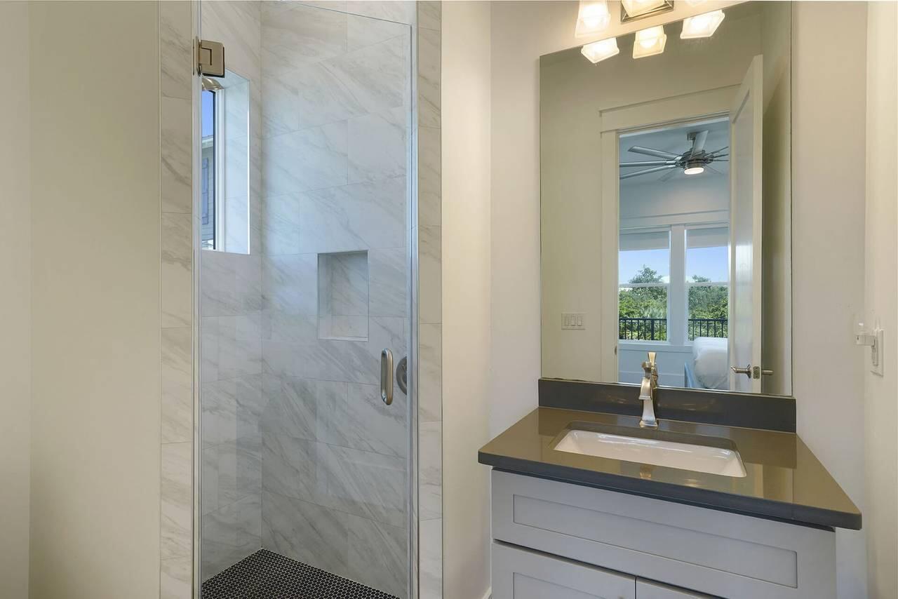 BEACH HIGHLAND - Residential