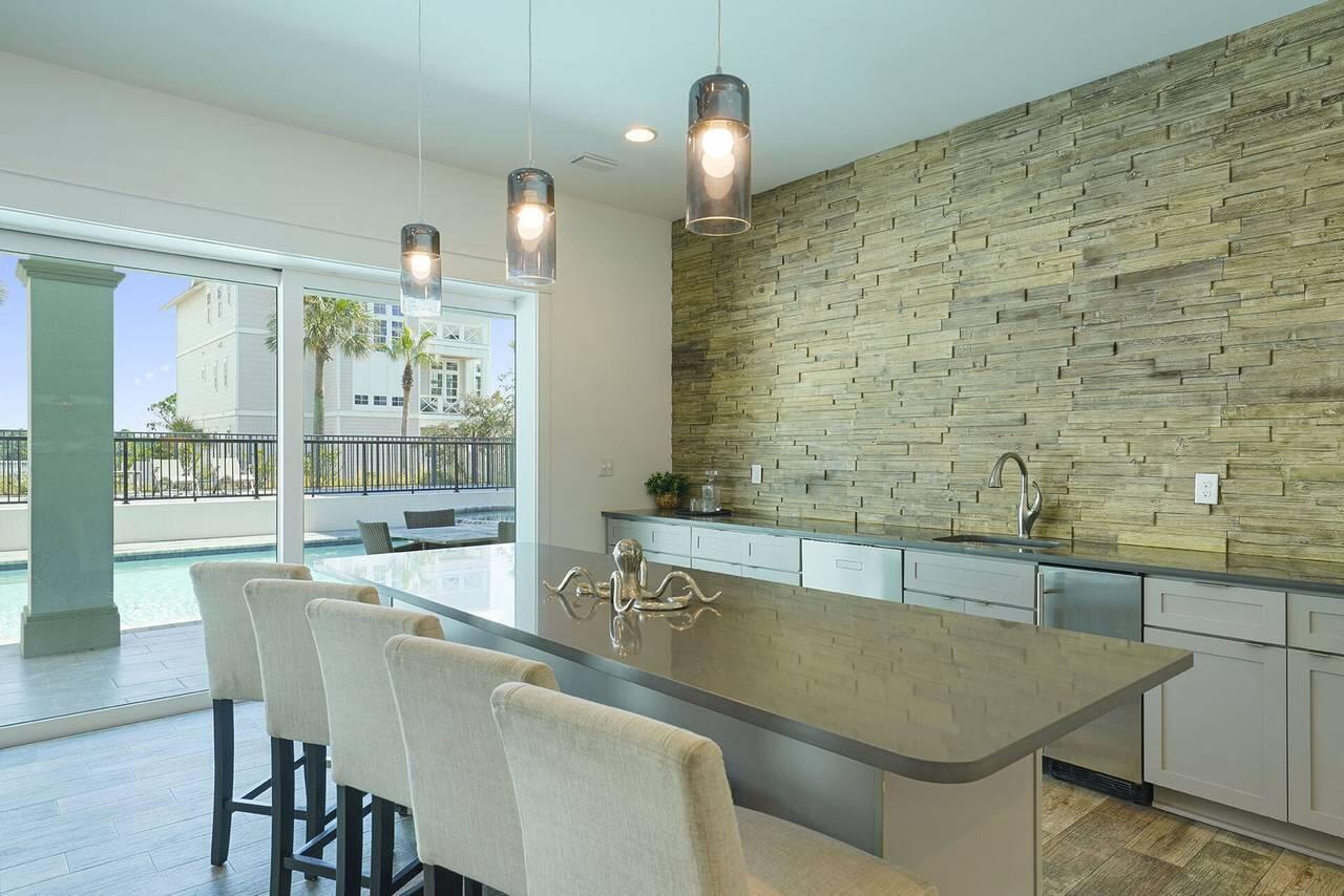 BEACH HIGHLAND - Residential