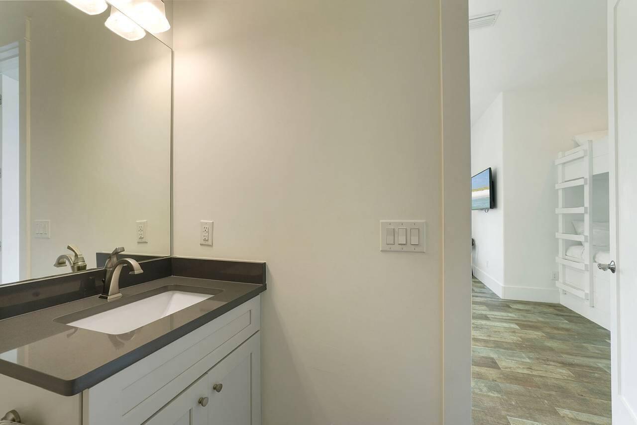 BEACH HIGHLAND - Residential