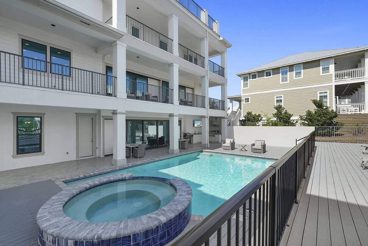 BEACH HIGHLAND - Residential