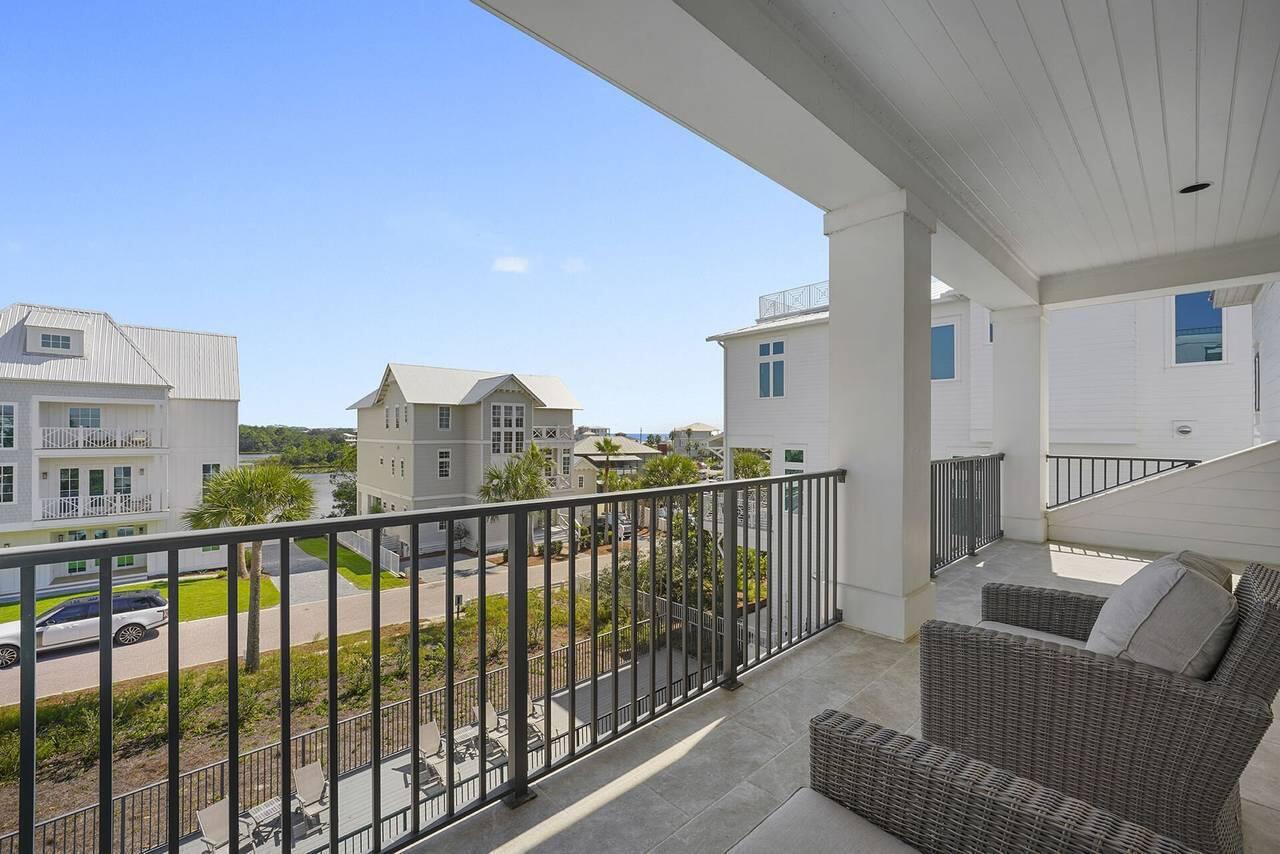 BEACH HIGHLAND - Residential