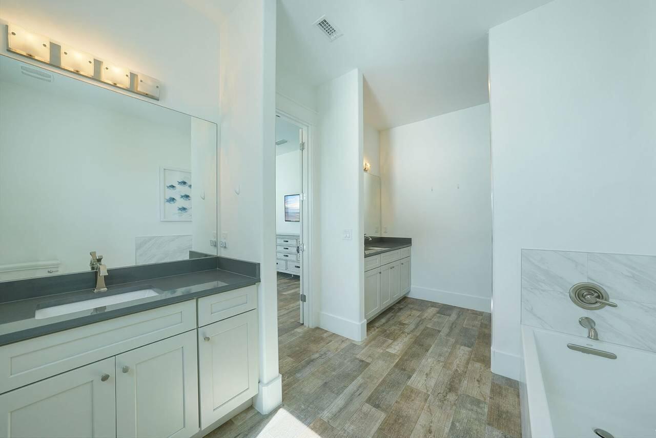 BEACH HIGHLAND - Residential