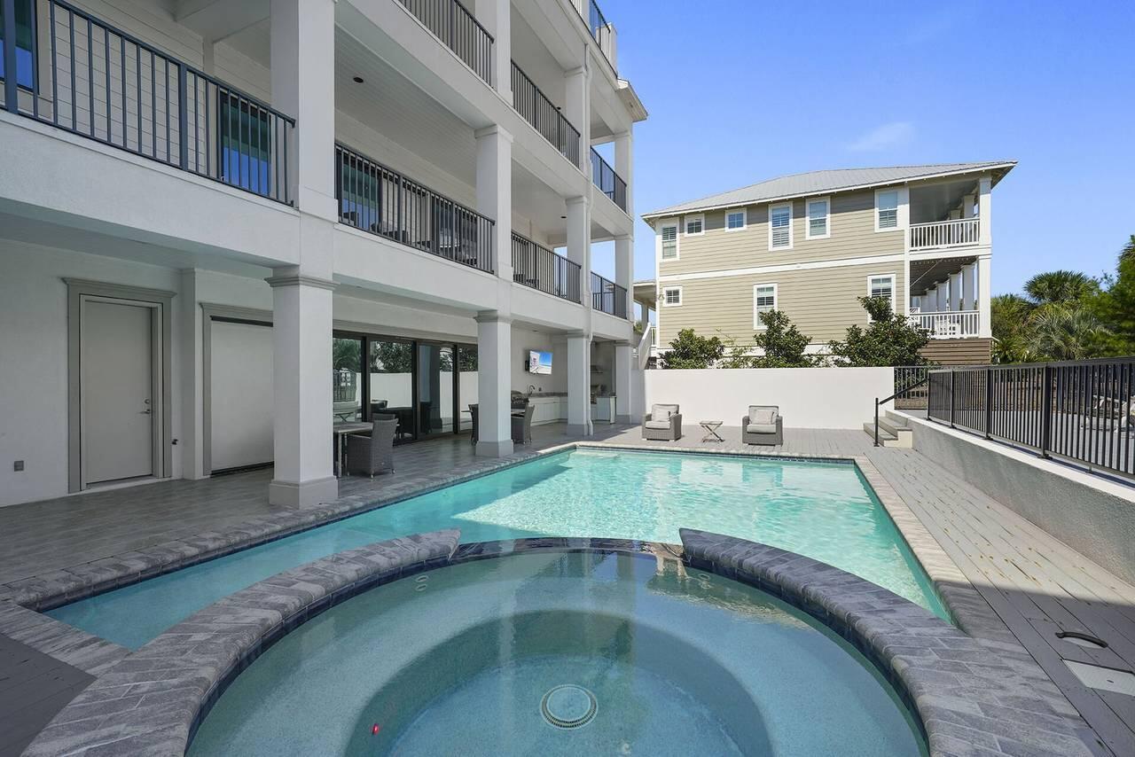 BEACH HIGHLAND - Residential