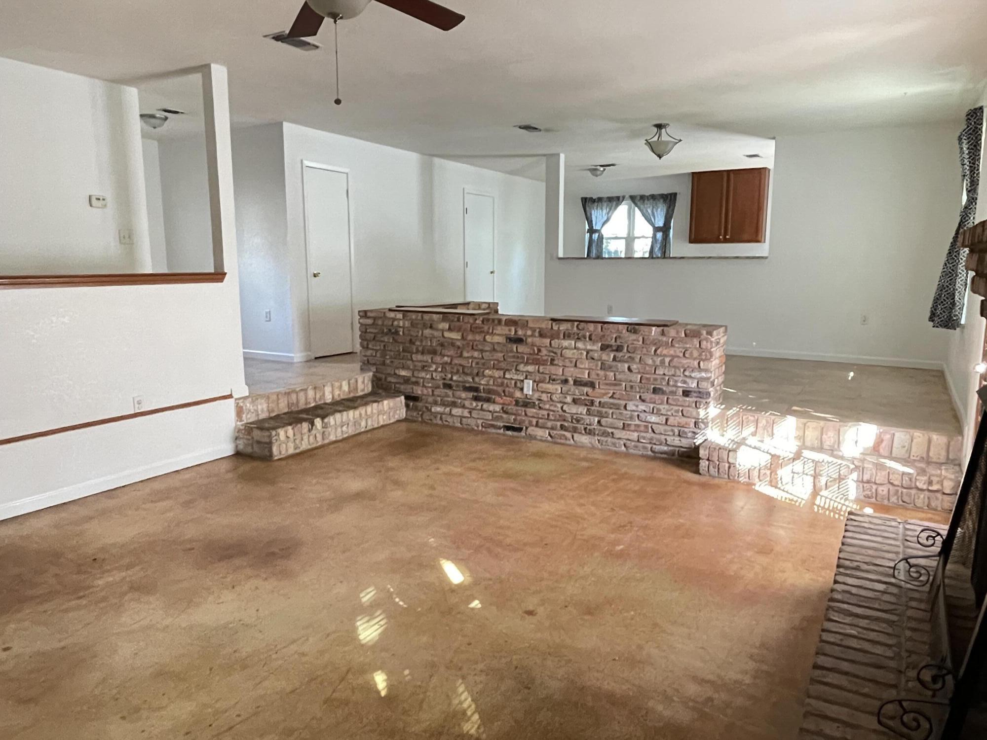 PALM ESTATES UNIT 2 - Residential Lease