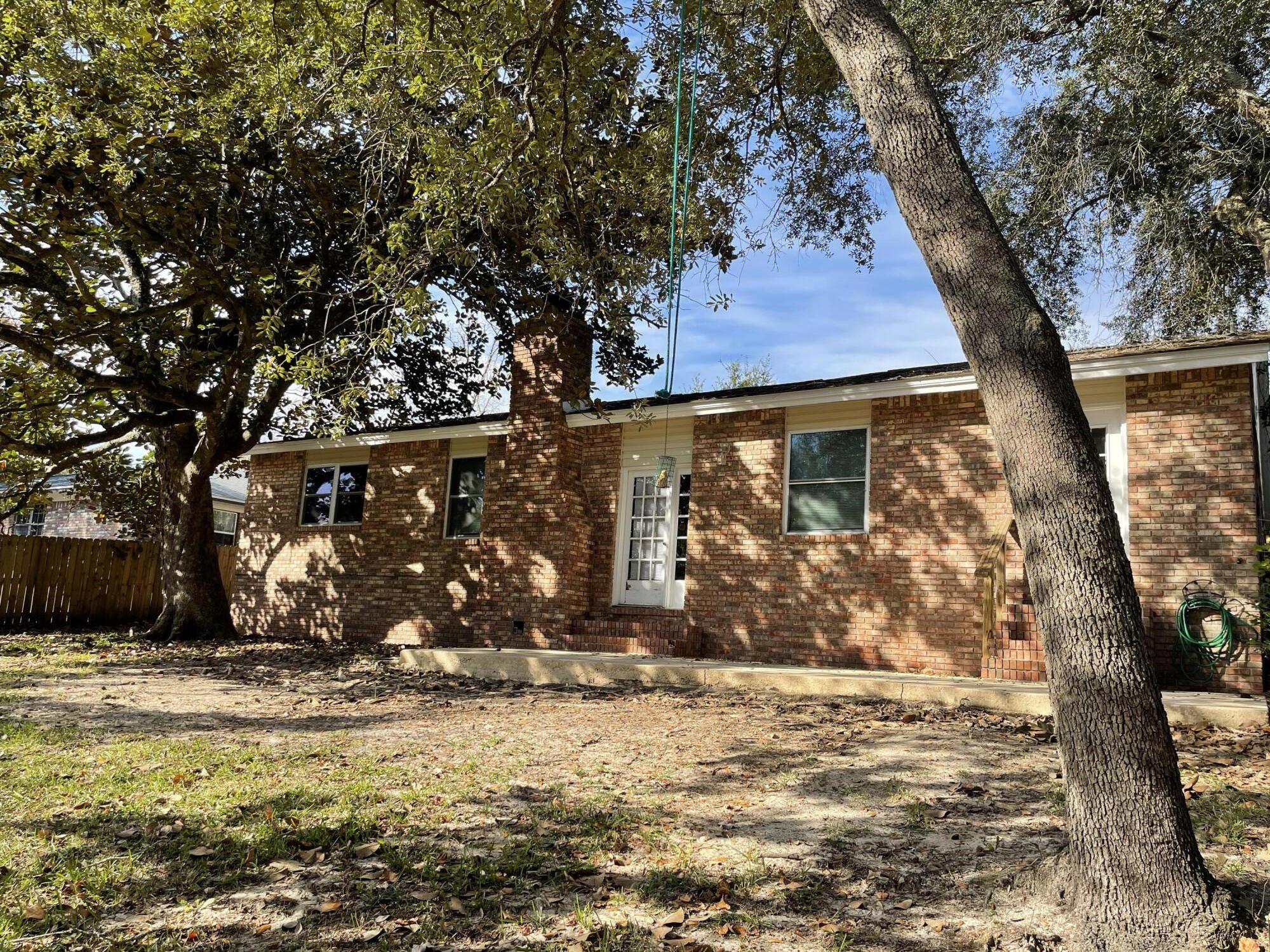 PALM ESTATES UNIT 2 - Residential Lease