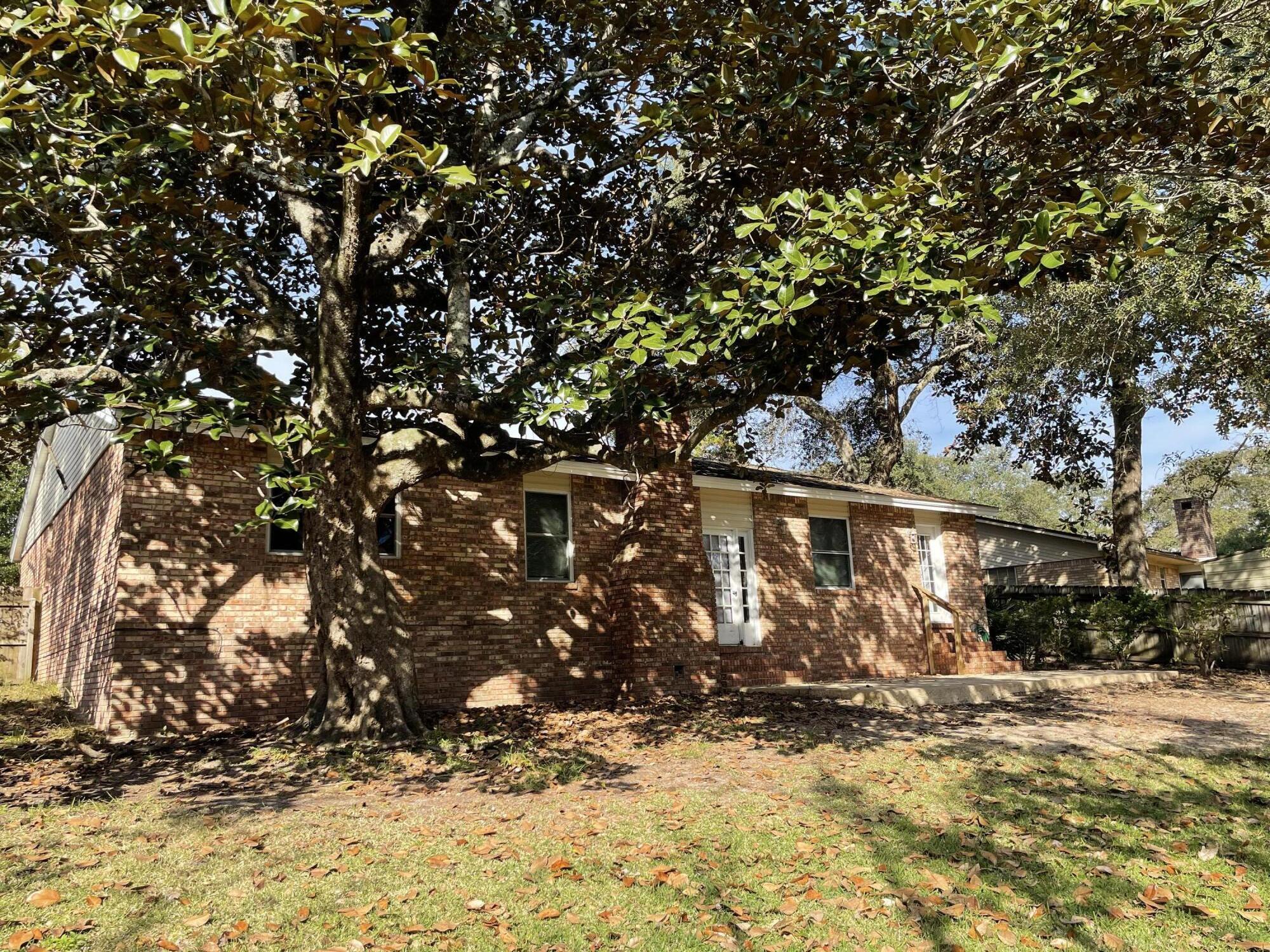 PALM ESTATES UNIT 2 - Residential Lease