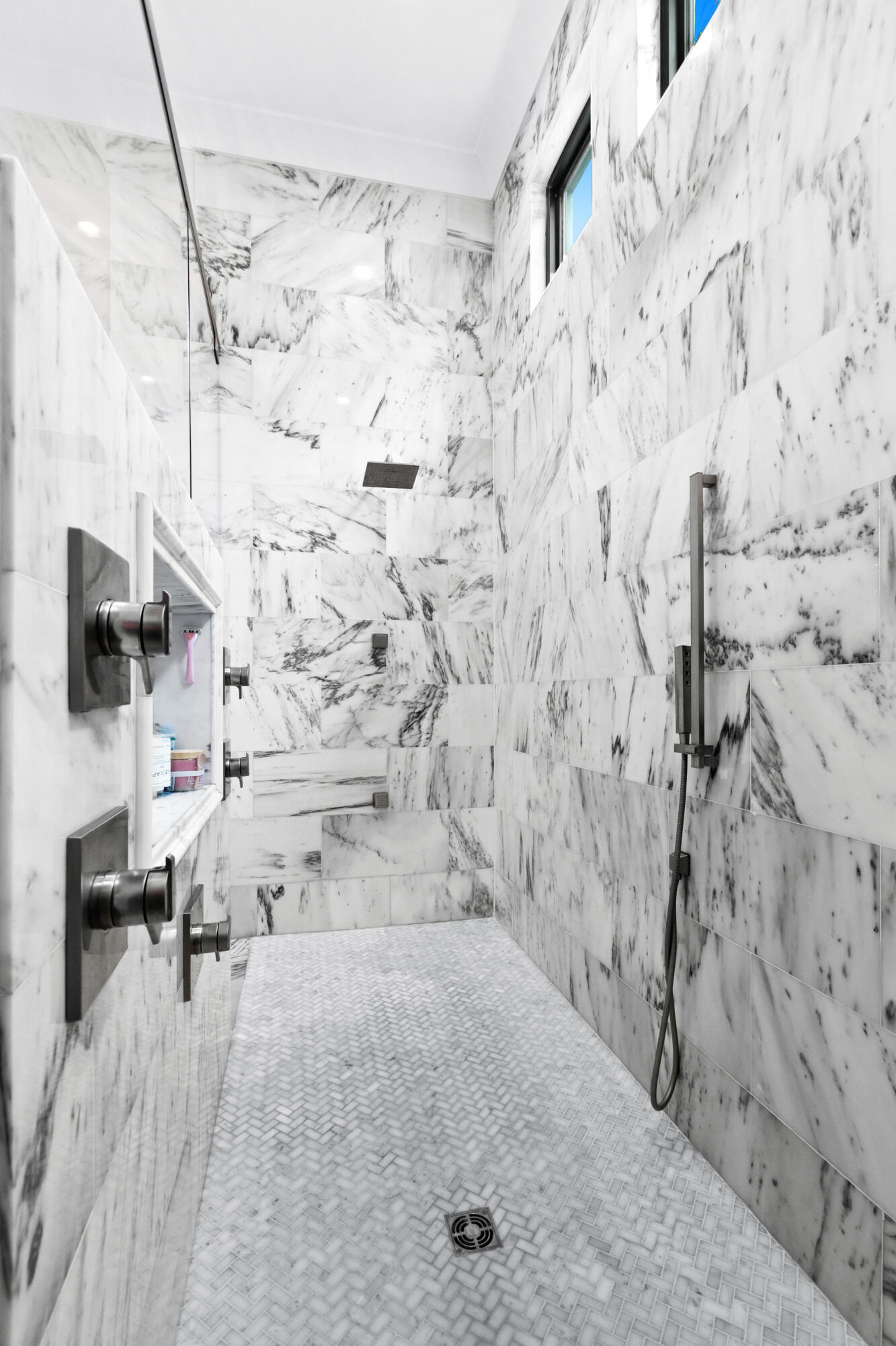 BURNT PINE - Residential