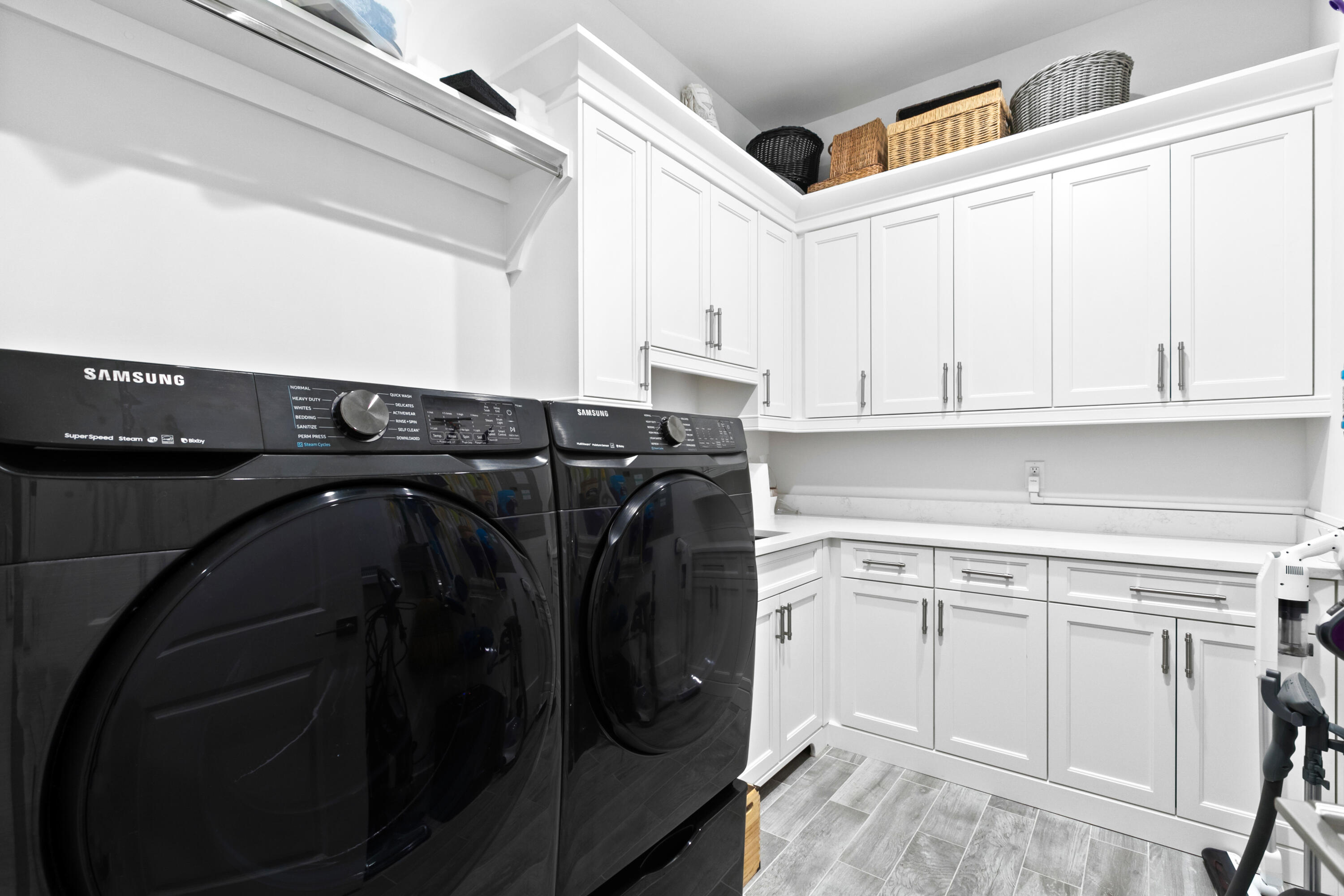 BURNT PINE - Residential