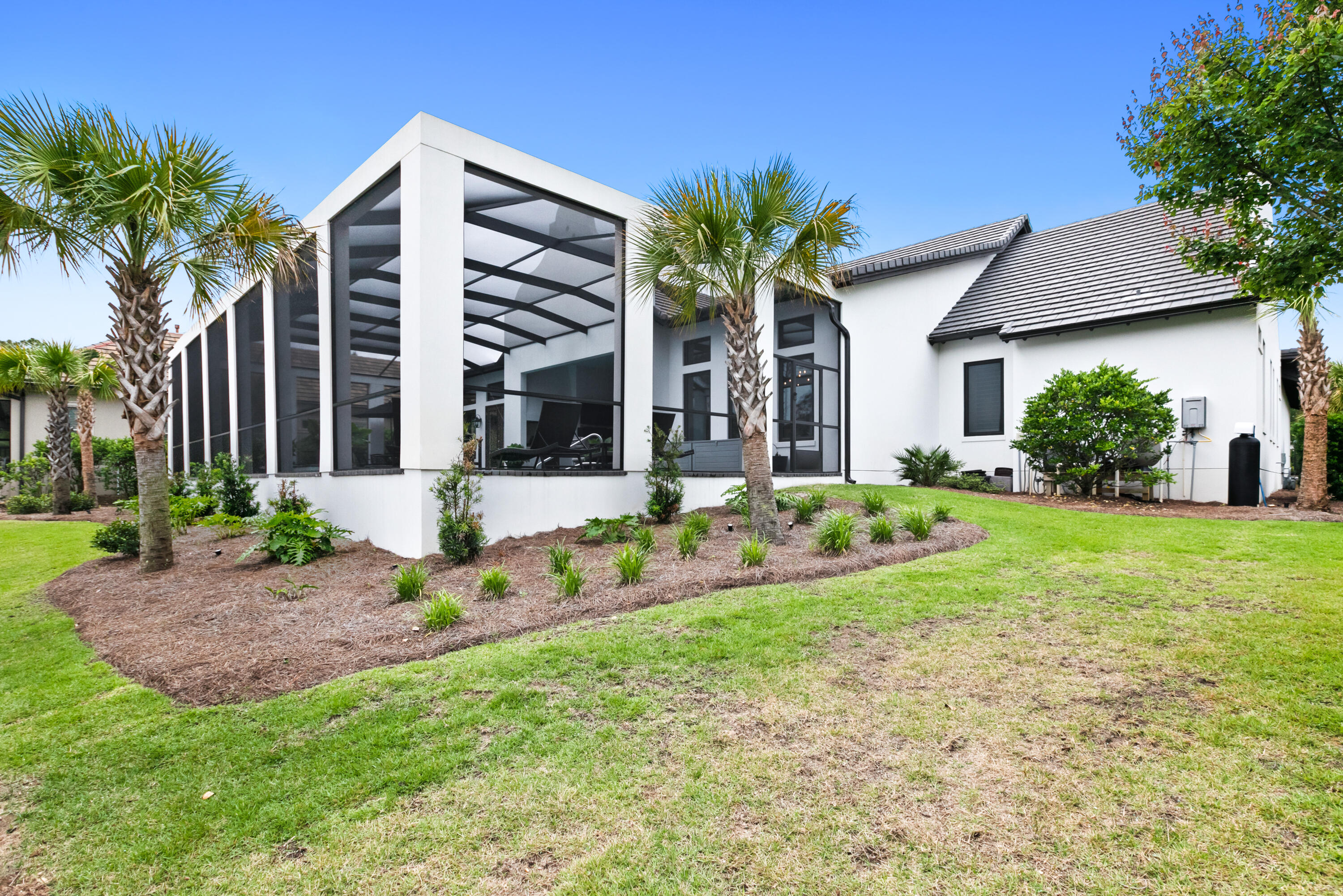 BURNT PINE - Residential