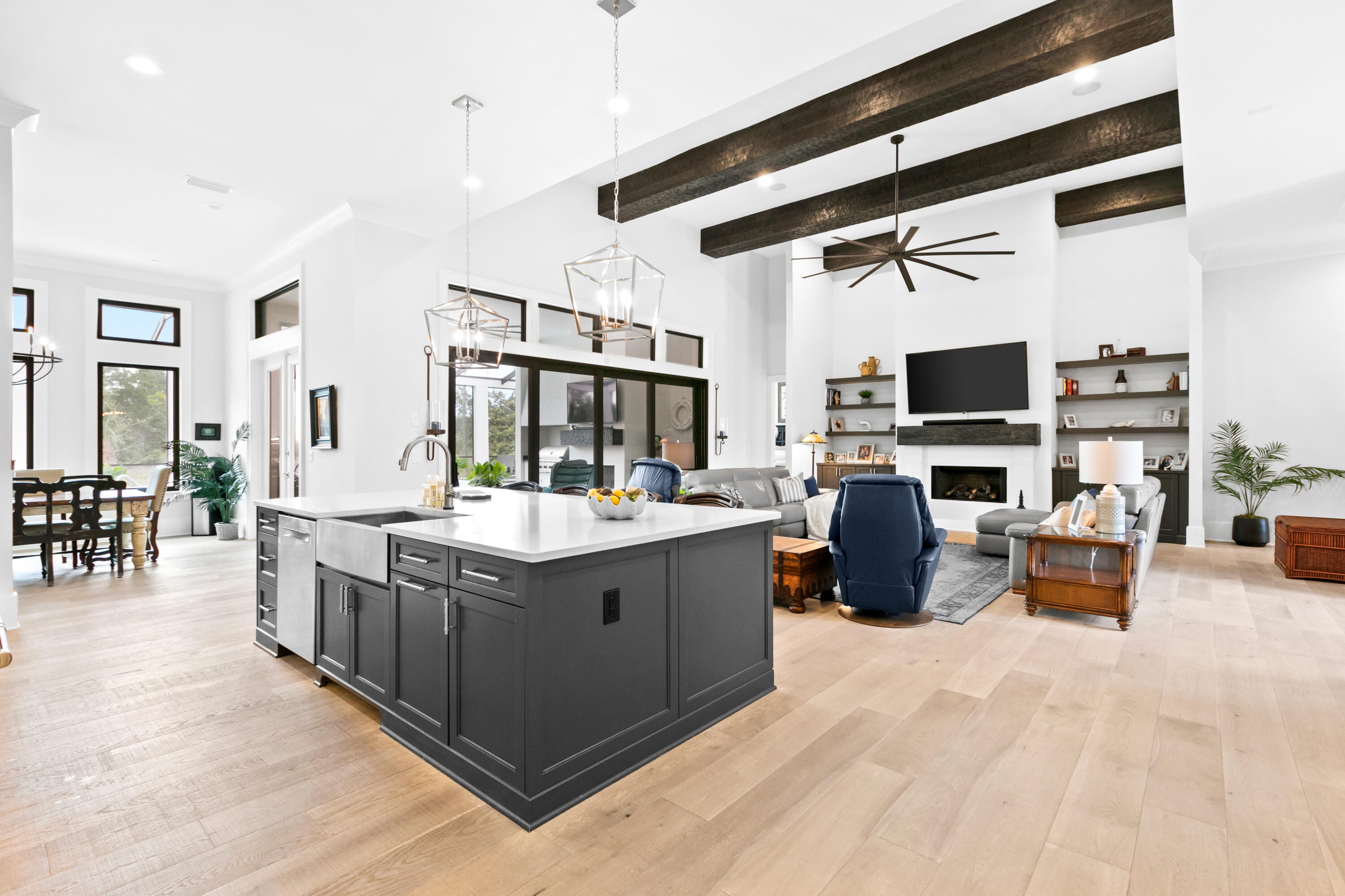 BURNT PINE - Residential