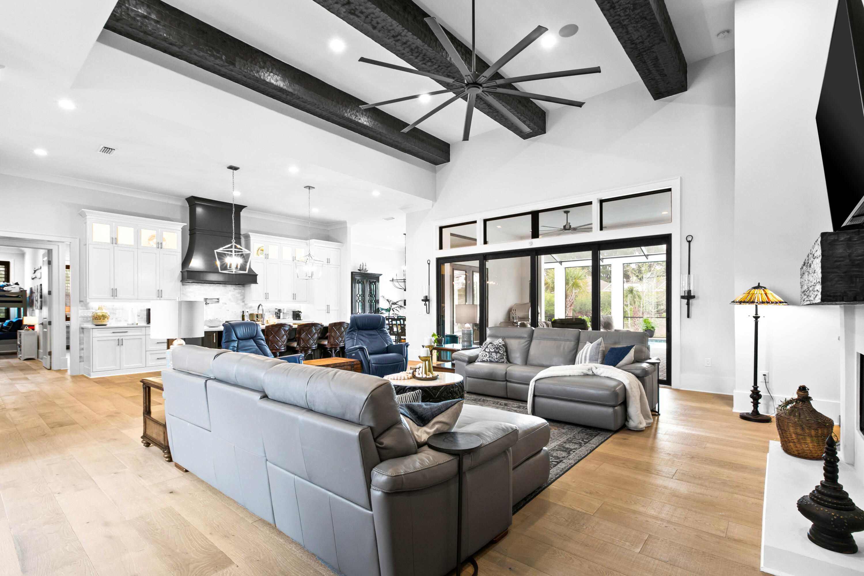 BURNT PINE - Residential