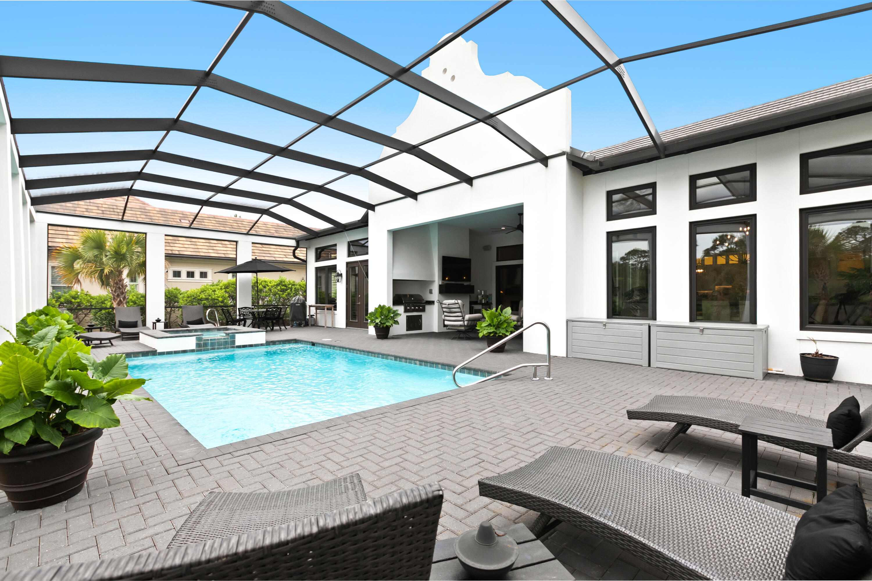 BURNT PINE - Residential