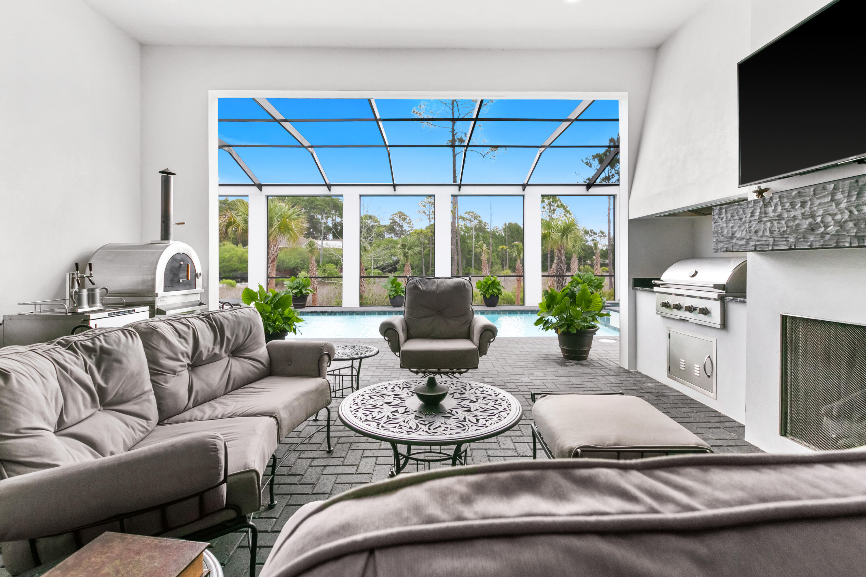 BURNT PINE - Residential