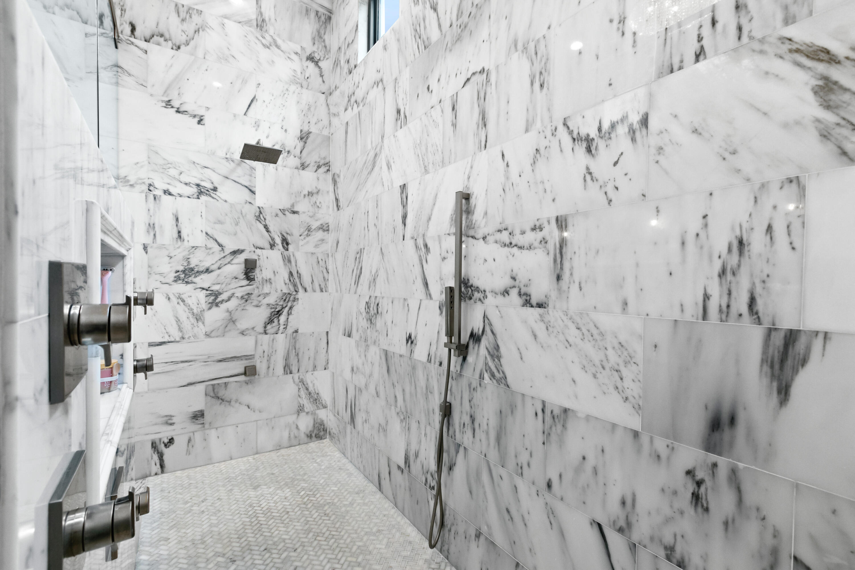 BURNT PINE - Residential