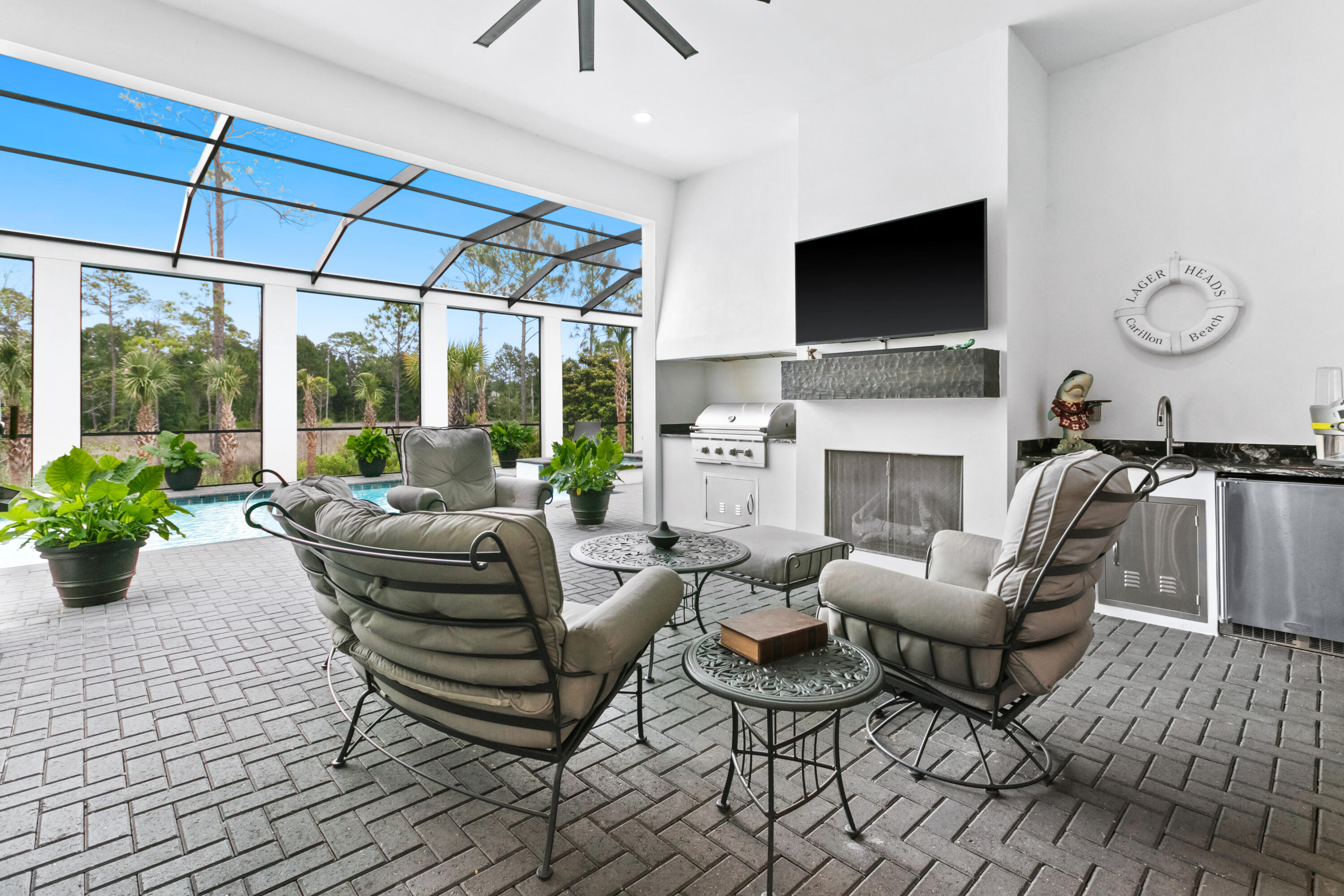 BURNT PINE - Residential