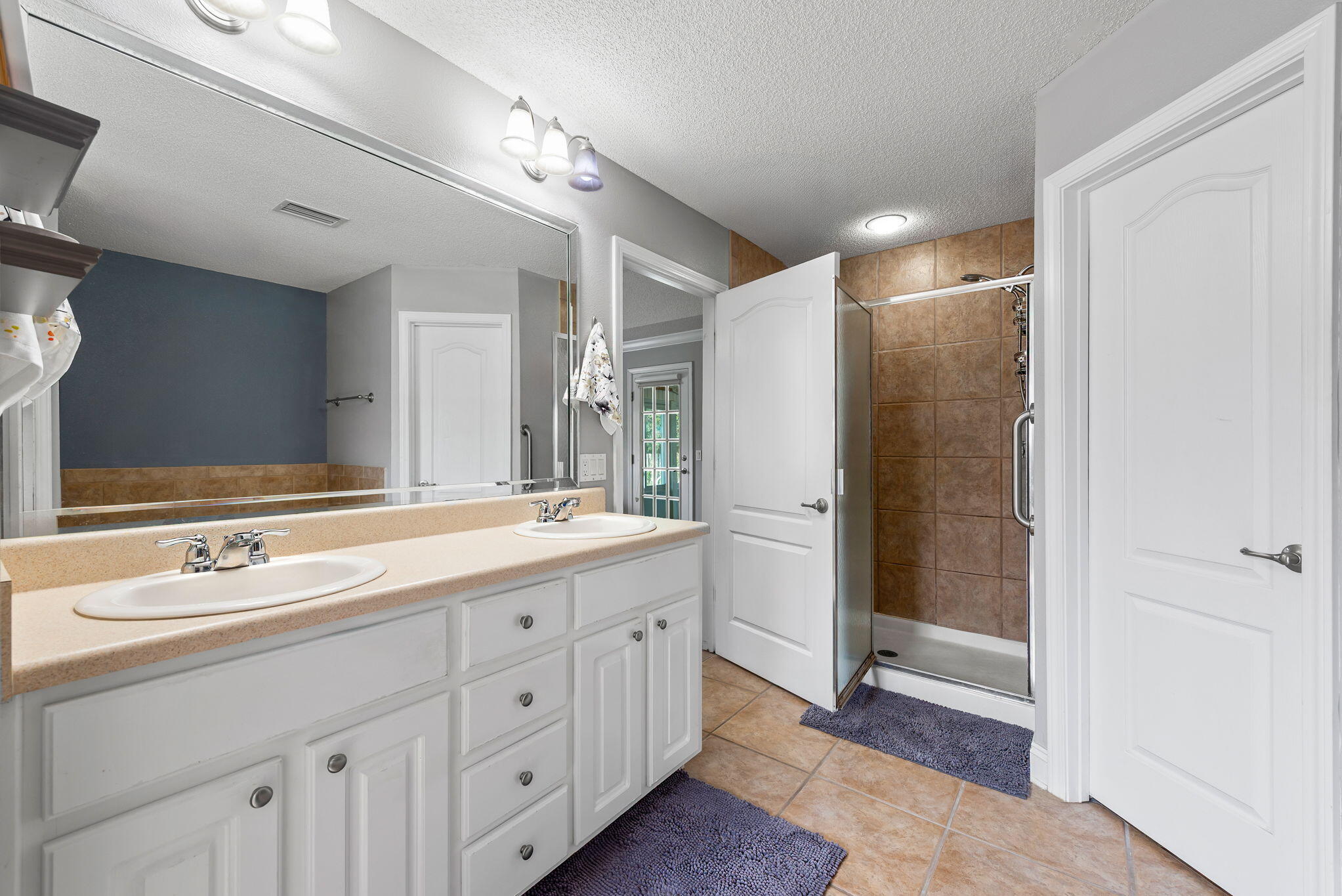 WOODLAWN HEIGHTS - Residential
